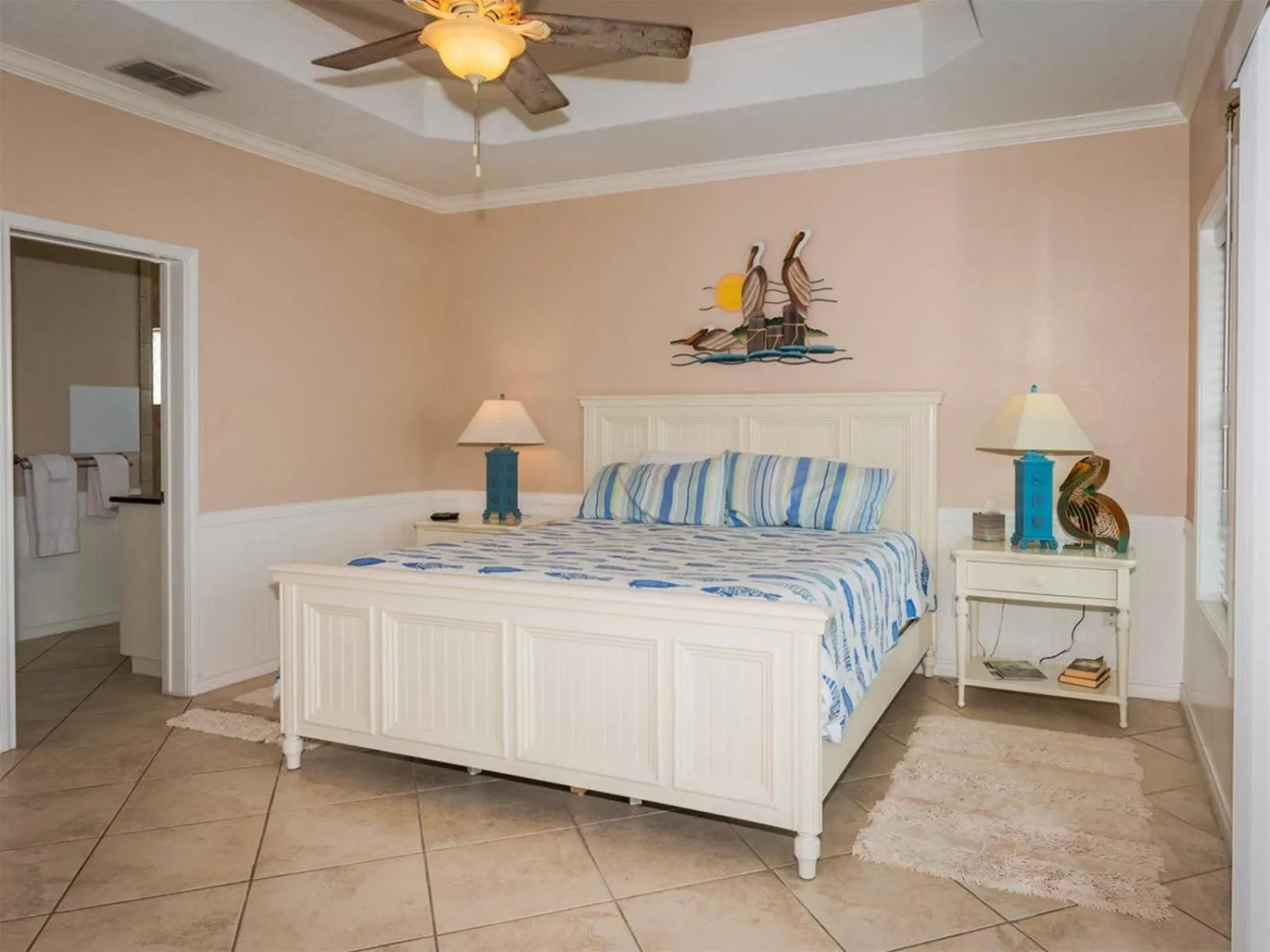 Property building, Bed in Pelican Point
