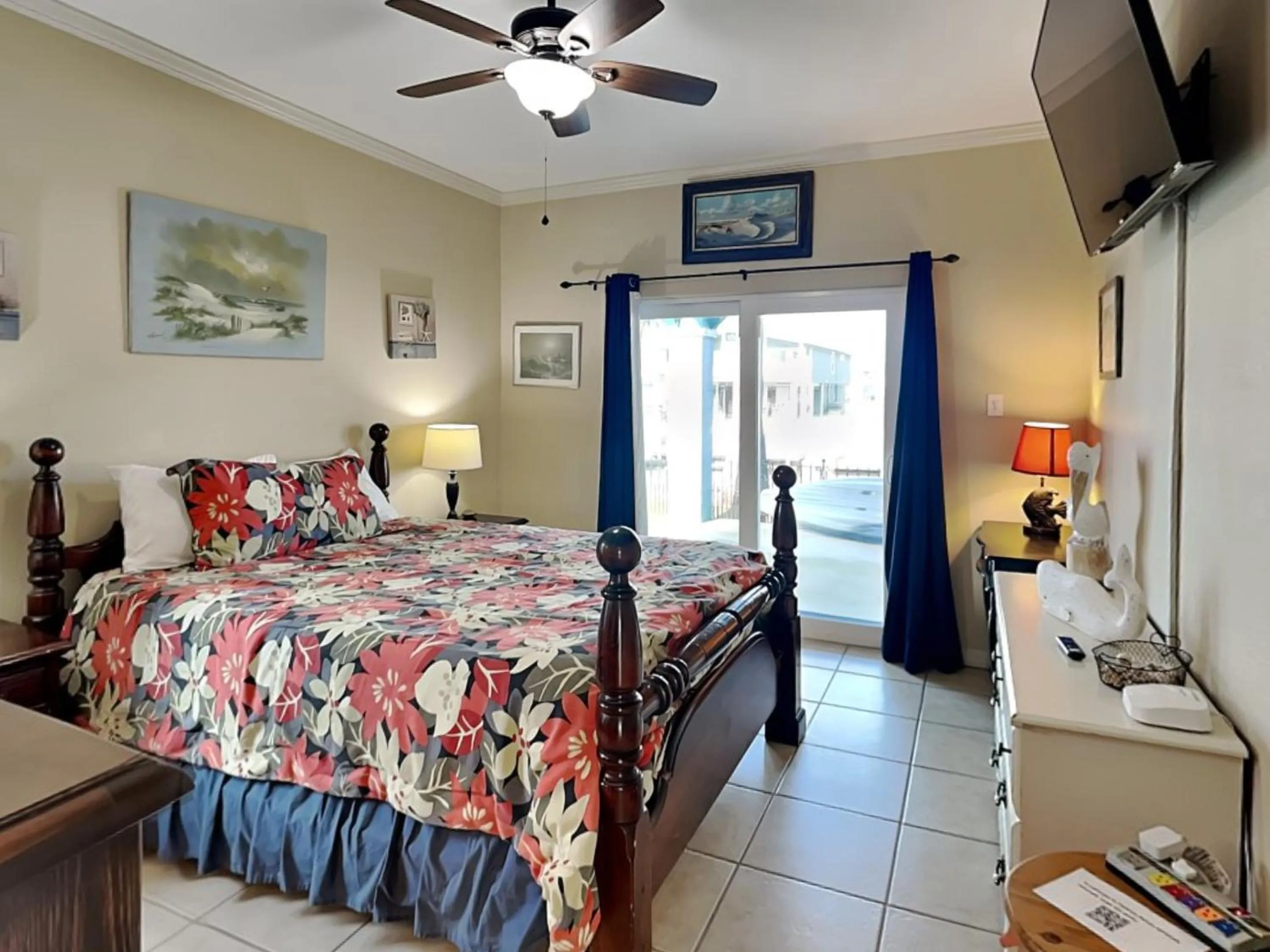 Bed in Pickled Pirate