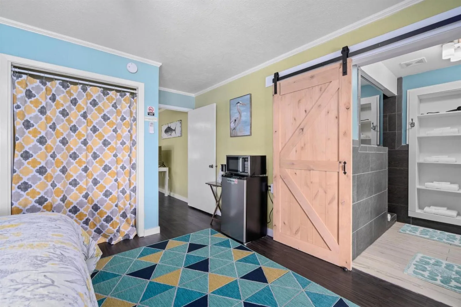 Property building, Bed in Texas Tiki