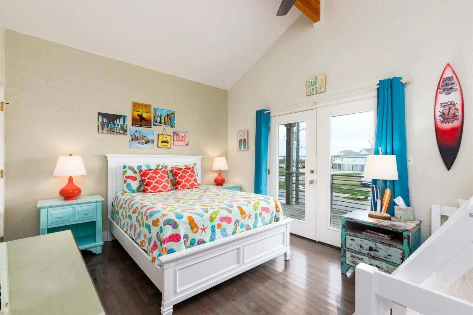 Property building, Bed in The Cats Meow