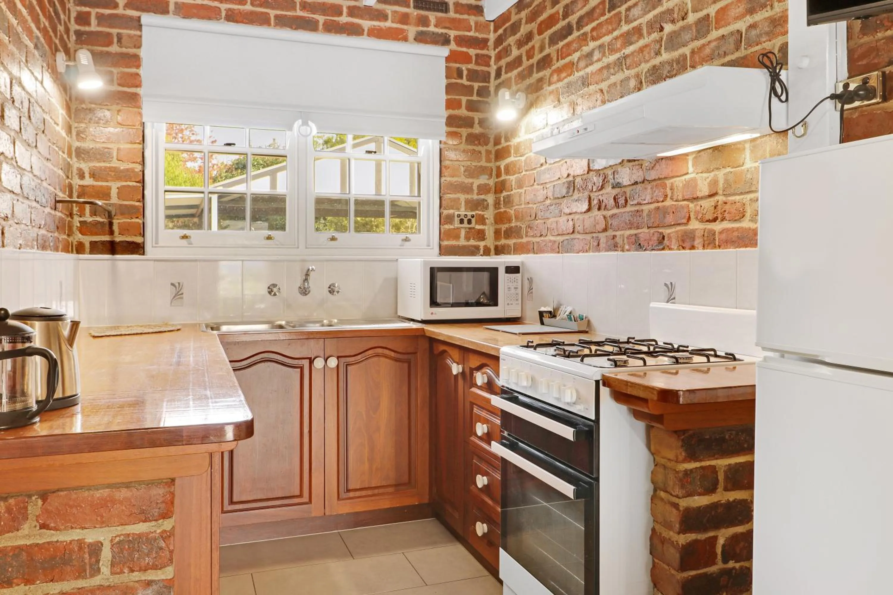 Kitchen or kitchenette in Greenvale Holiday Units Mansfield