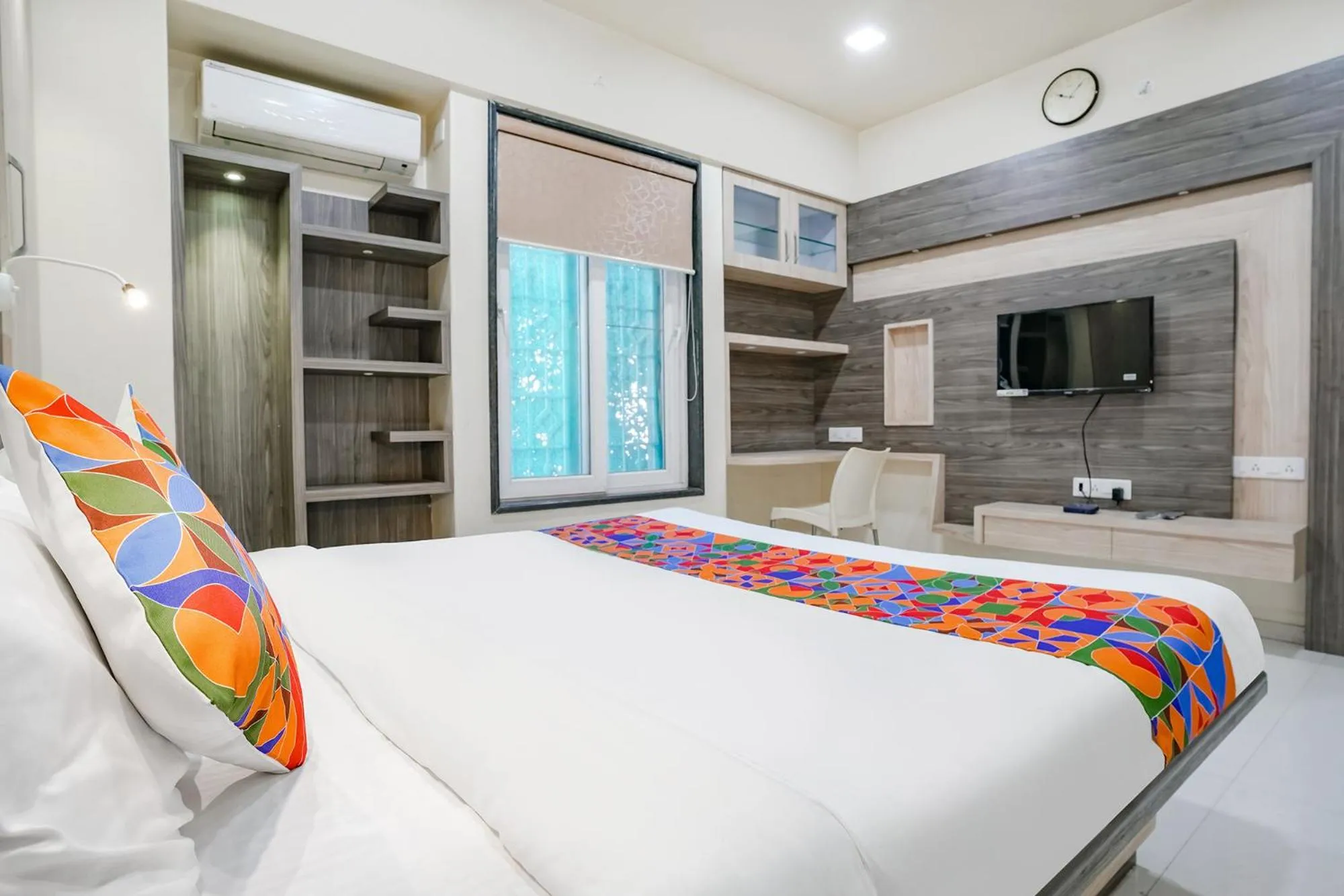 Communal lounge/ TV room, Bed in Via Rudra Residency - Nr Medicover hospital