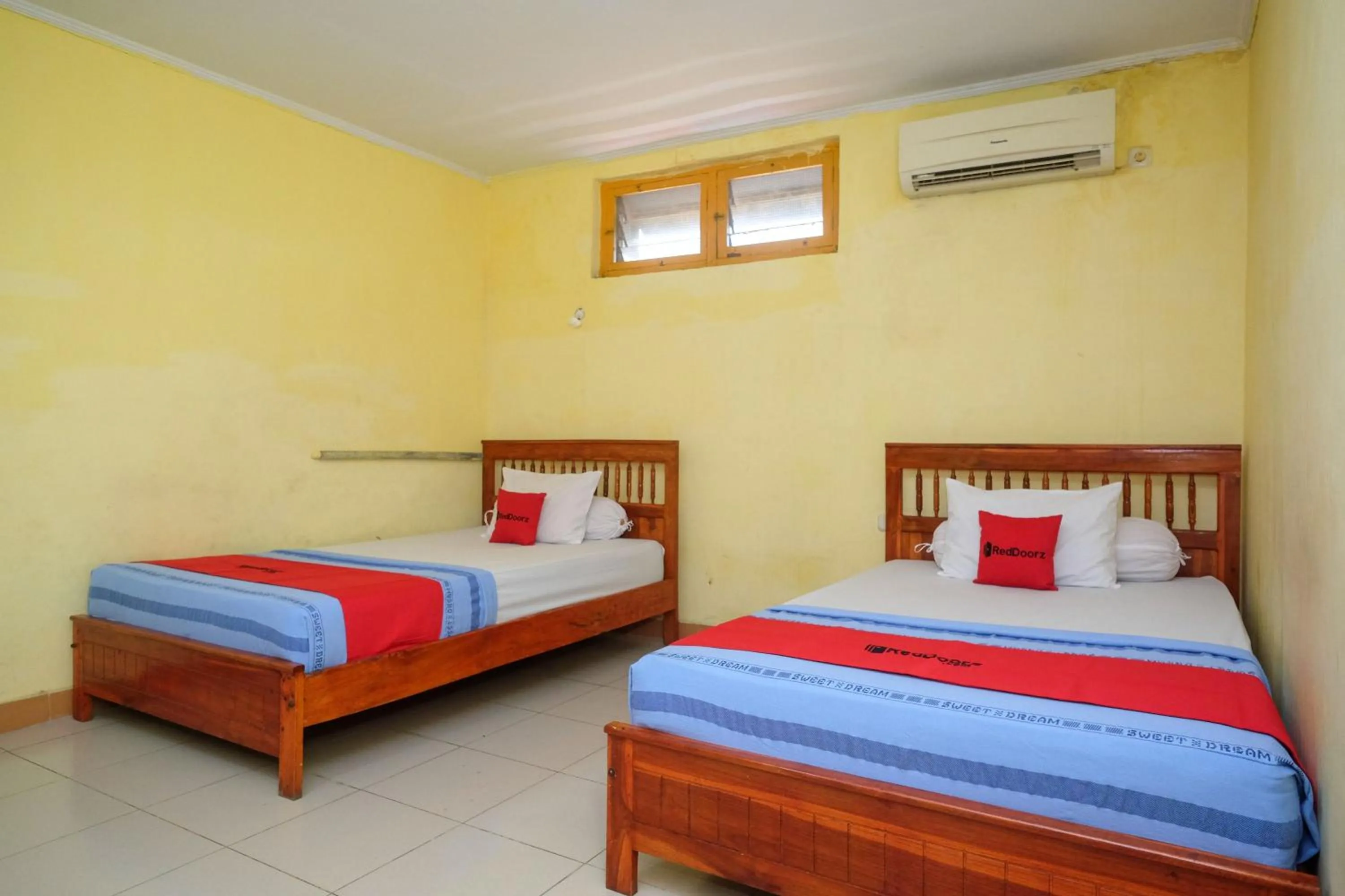 Bedroom in RedDoorz near Pelabuhan Nusantara Parepare