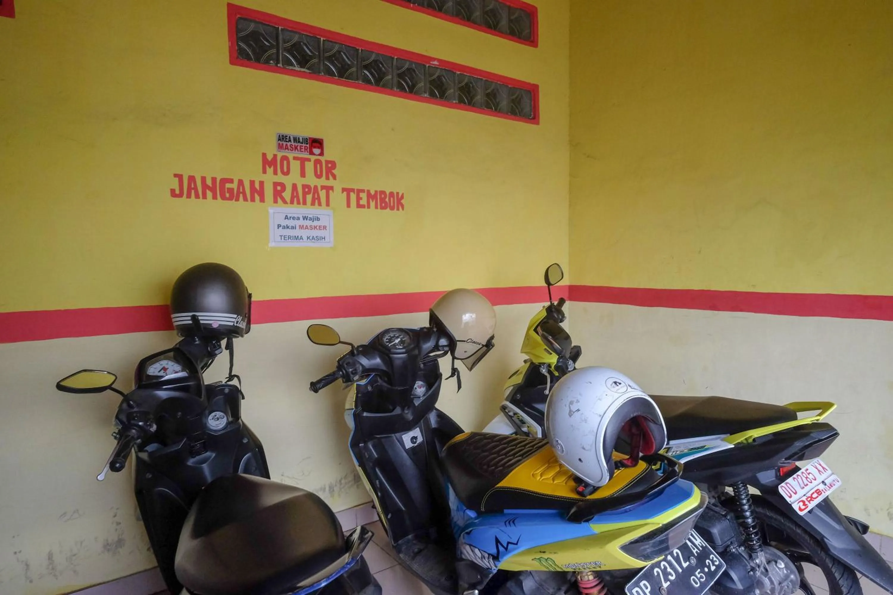 Parking, Other Activities in RedDoorz near Pelabuhan Nusantara Parepare