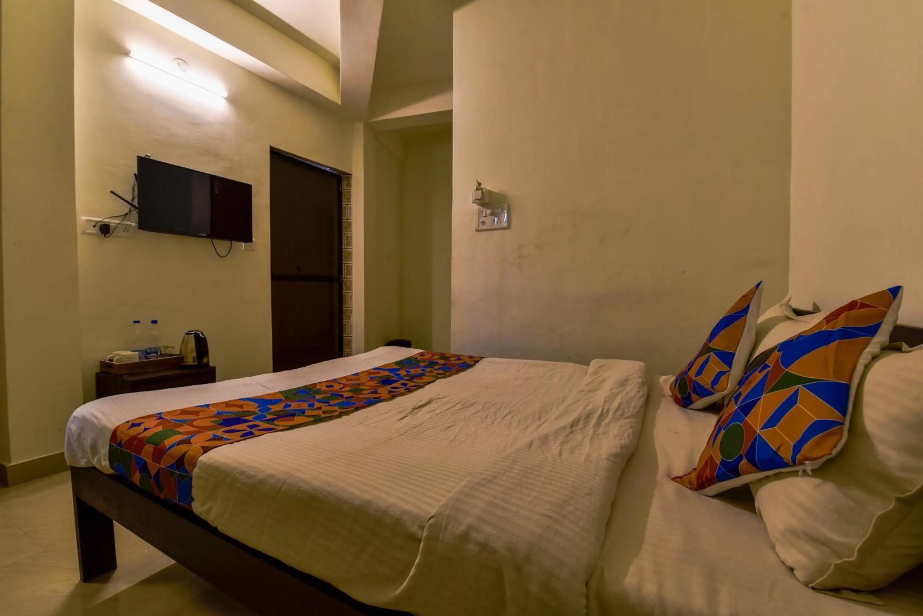 TV and multimedia, Bed in Rosa Bella Resort-TBV