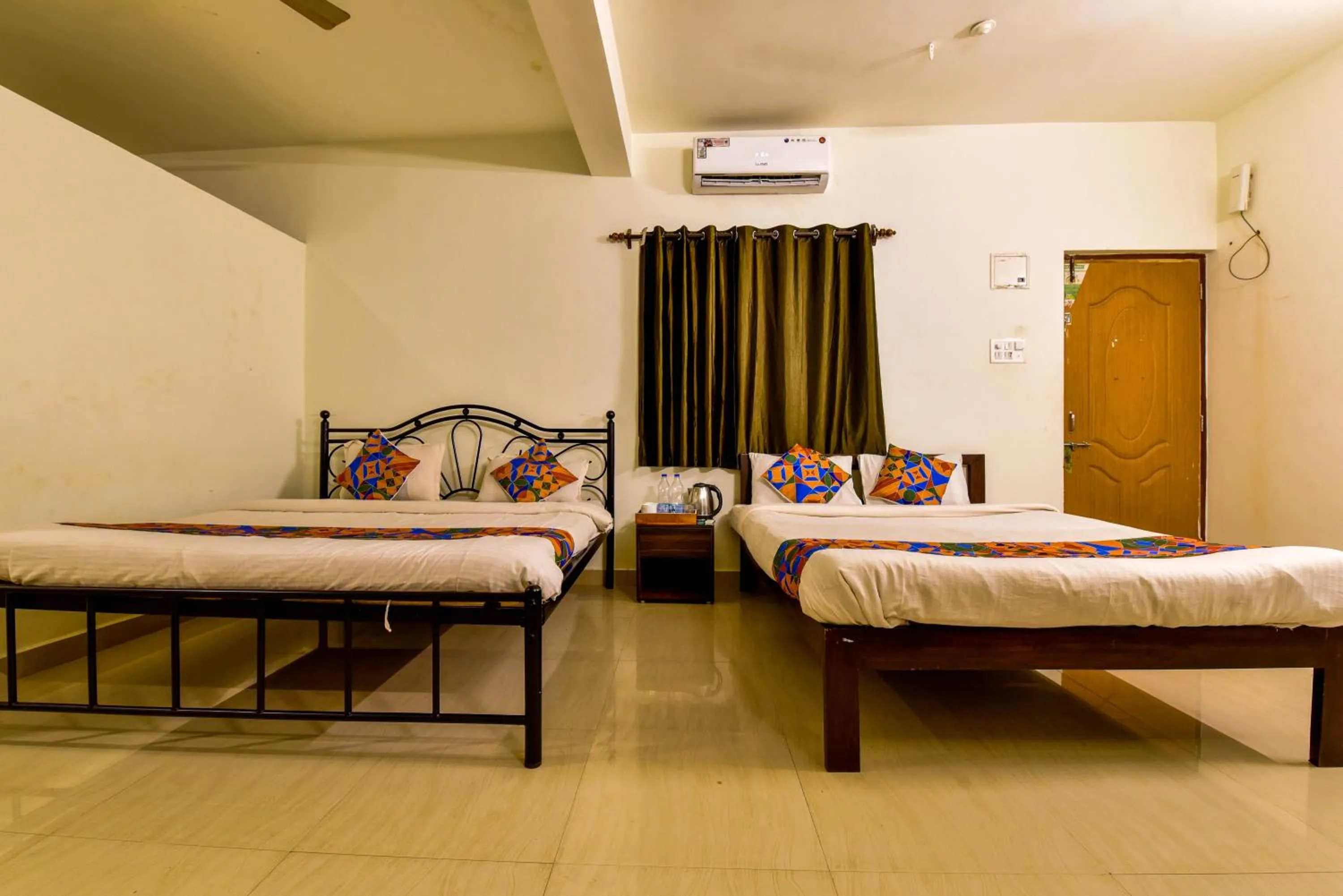 Photo of the whole room, Bed in Rosa Bella Resort-TBV