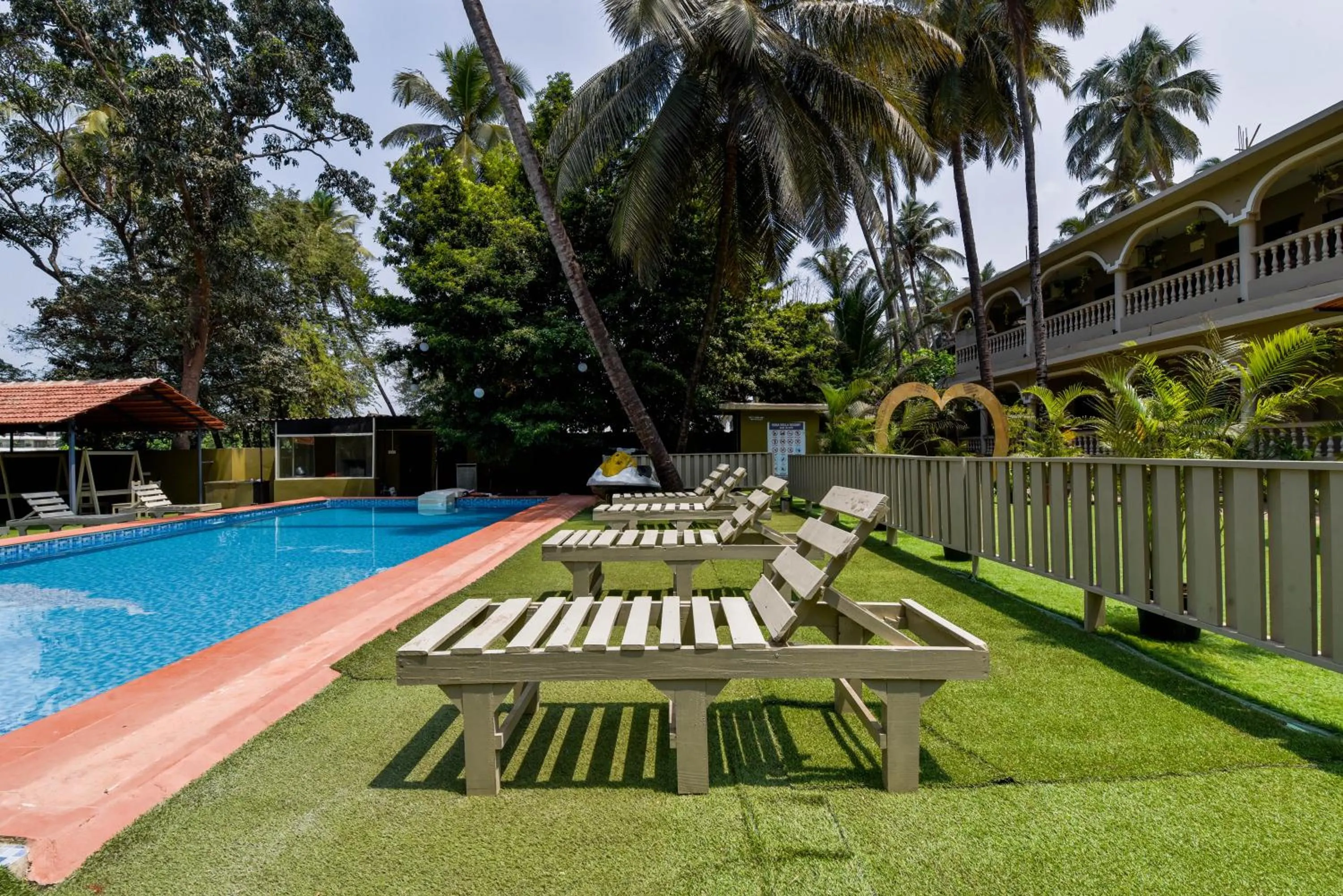 Swimming pool in Rosa Bella Resort-TBV