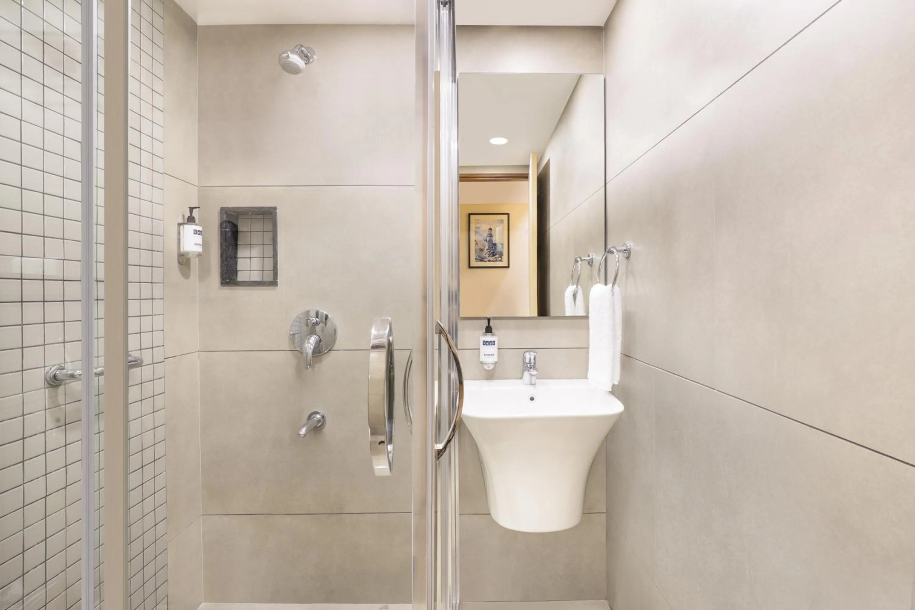 Shower in Keys Lite By Lemon Tree Hotels Sreekanya