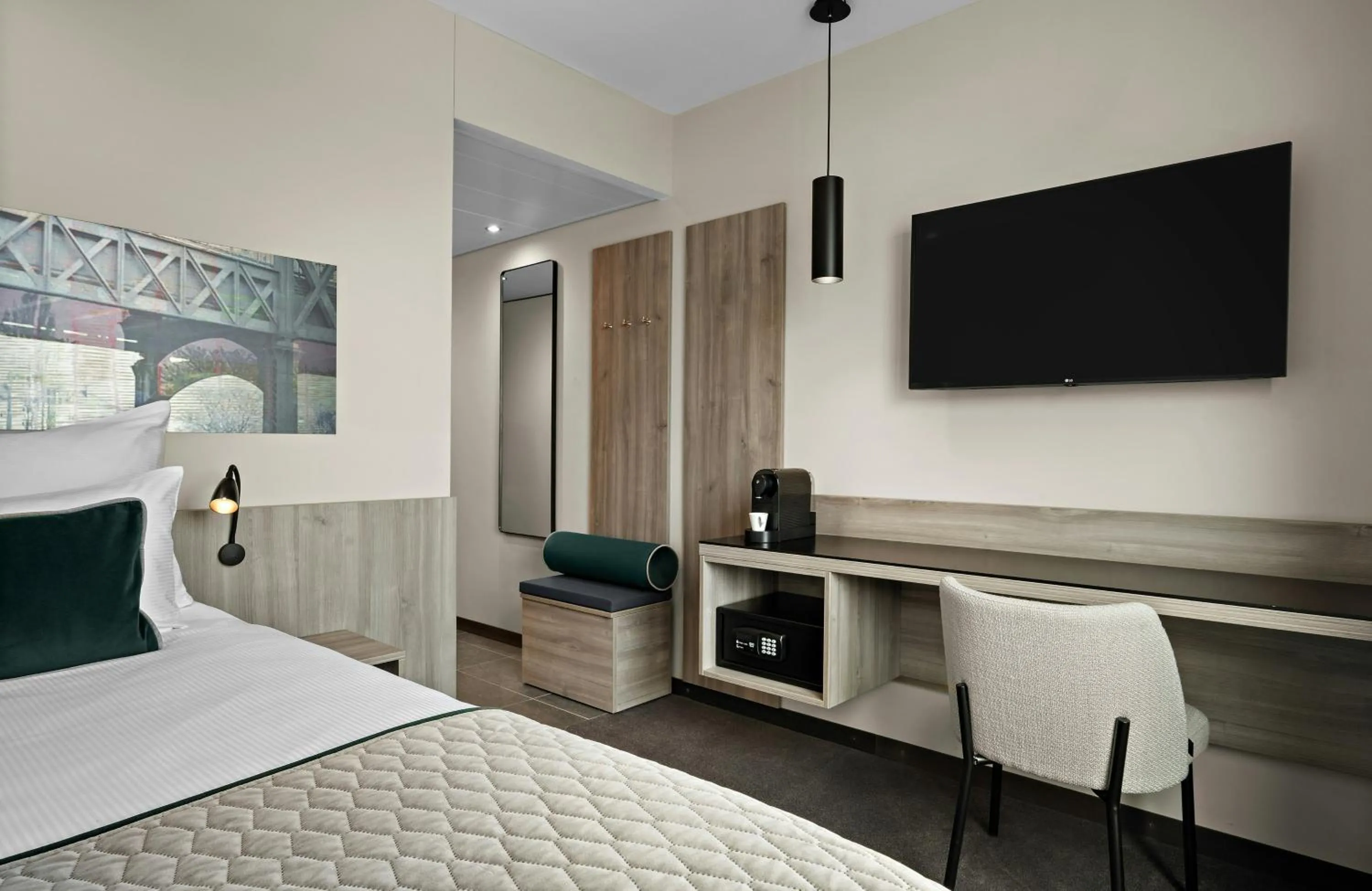 Photo of the whole room, Bed in Leonardo Hotel Vienna City West