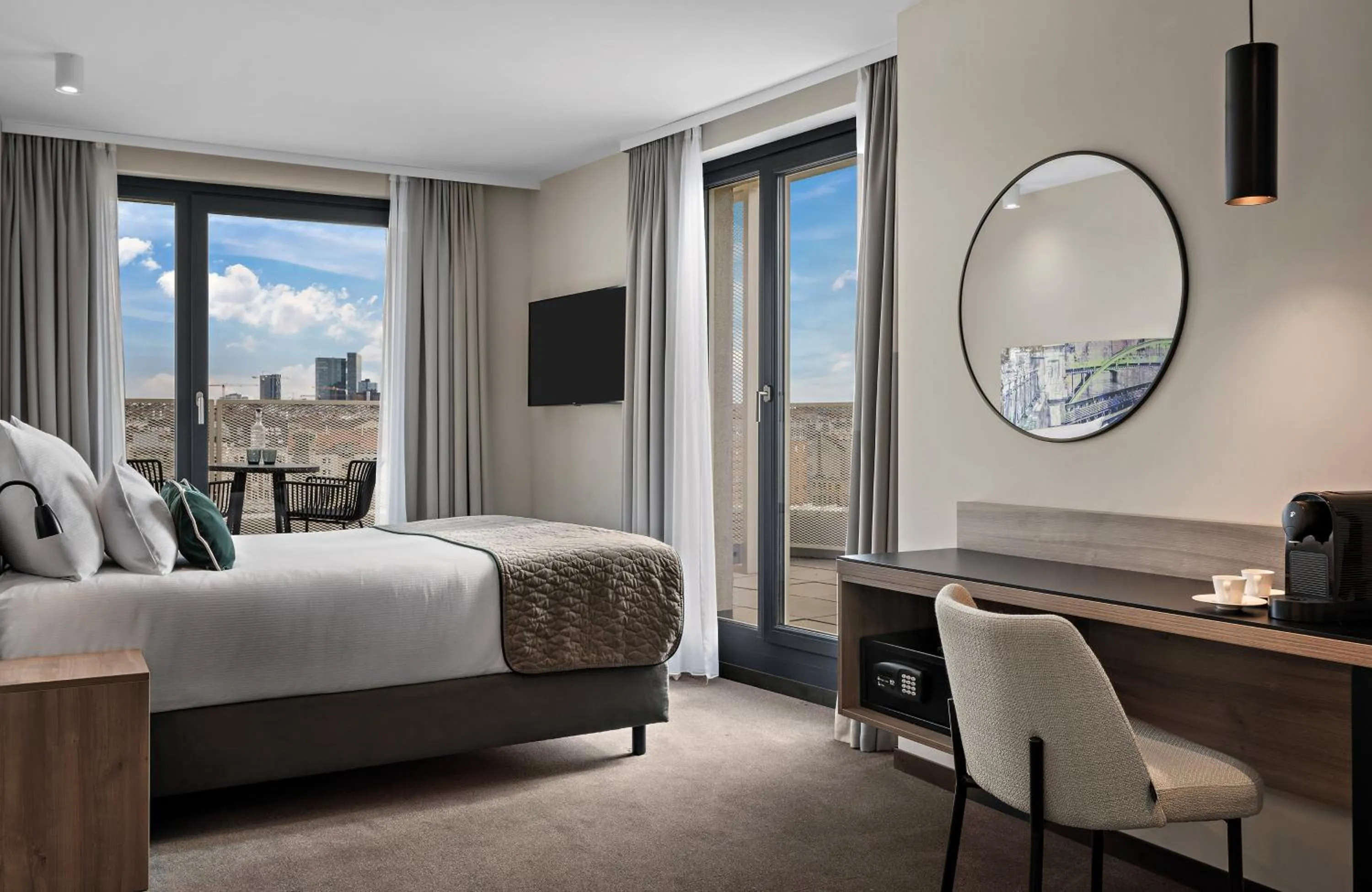 Photo of the whole room, Bed in Leonardo Hotel Vienna City West