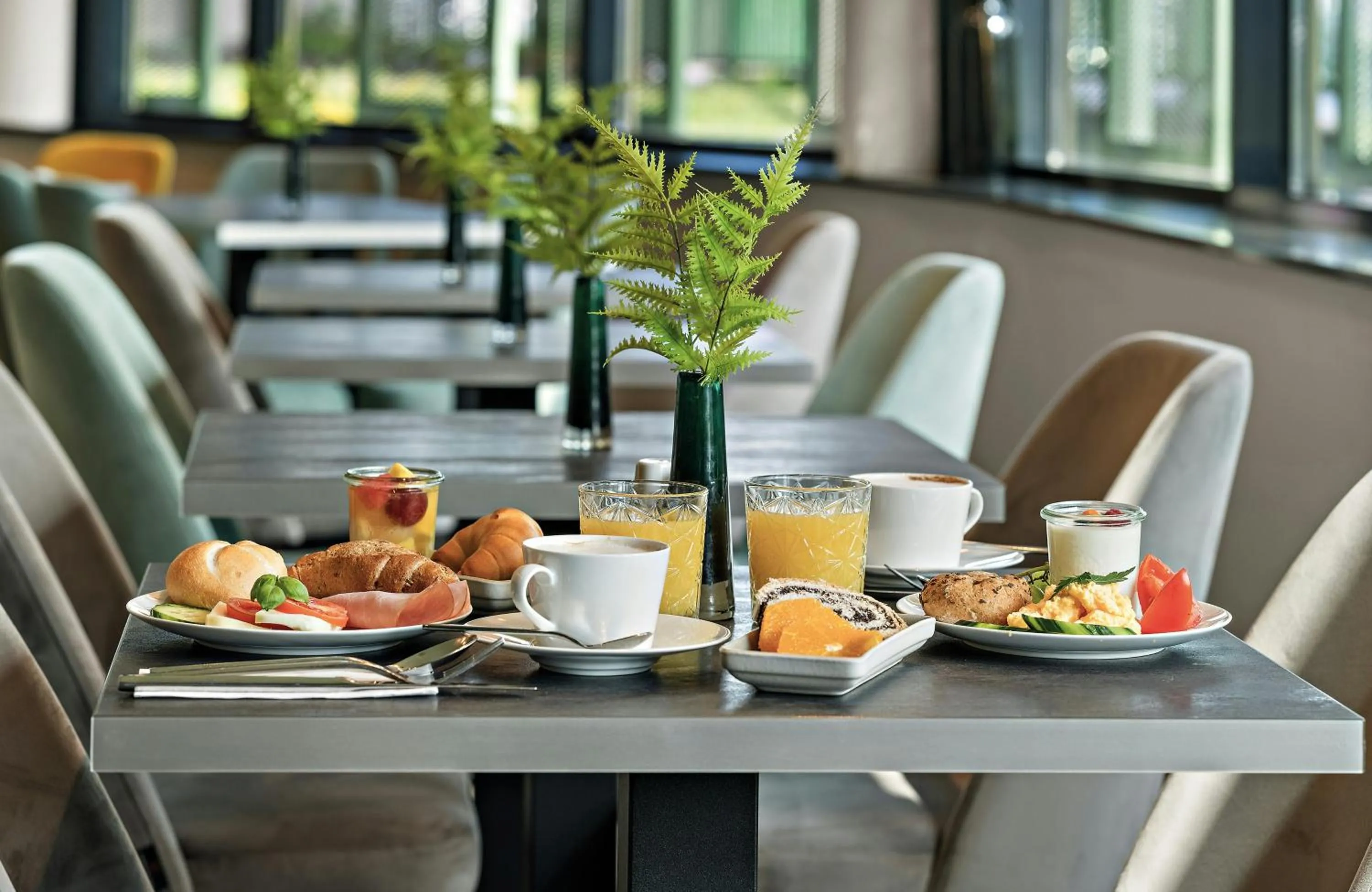 Breakfast in Leonardo Hotel Vienna City West