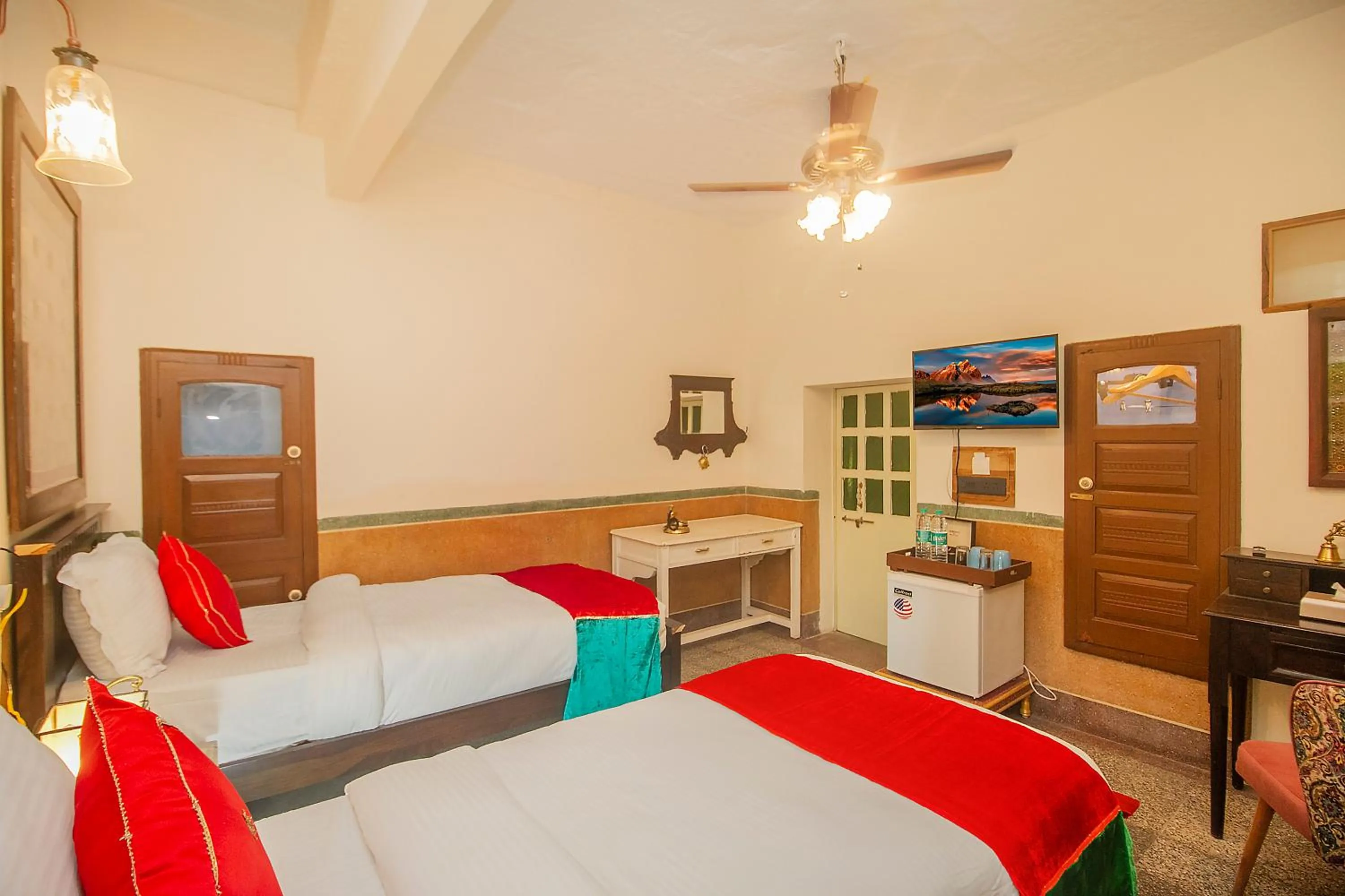 Bedroom, Bed in Amritara Manak Haveli, Jodhpur