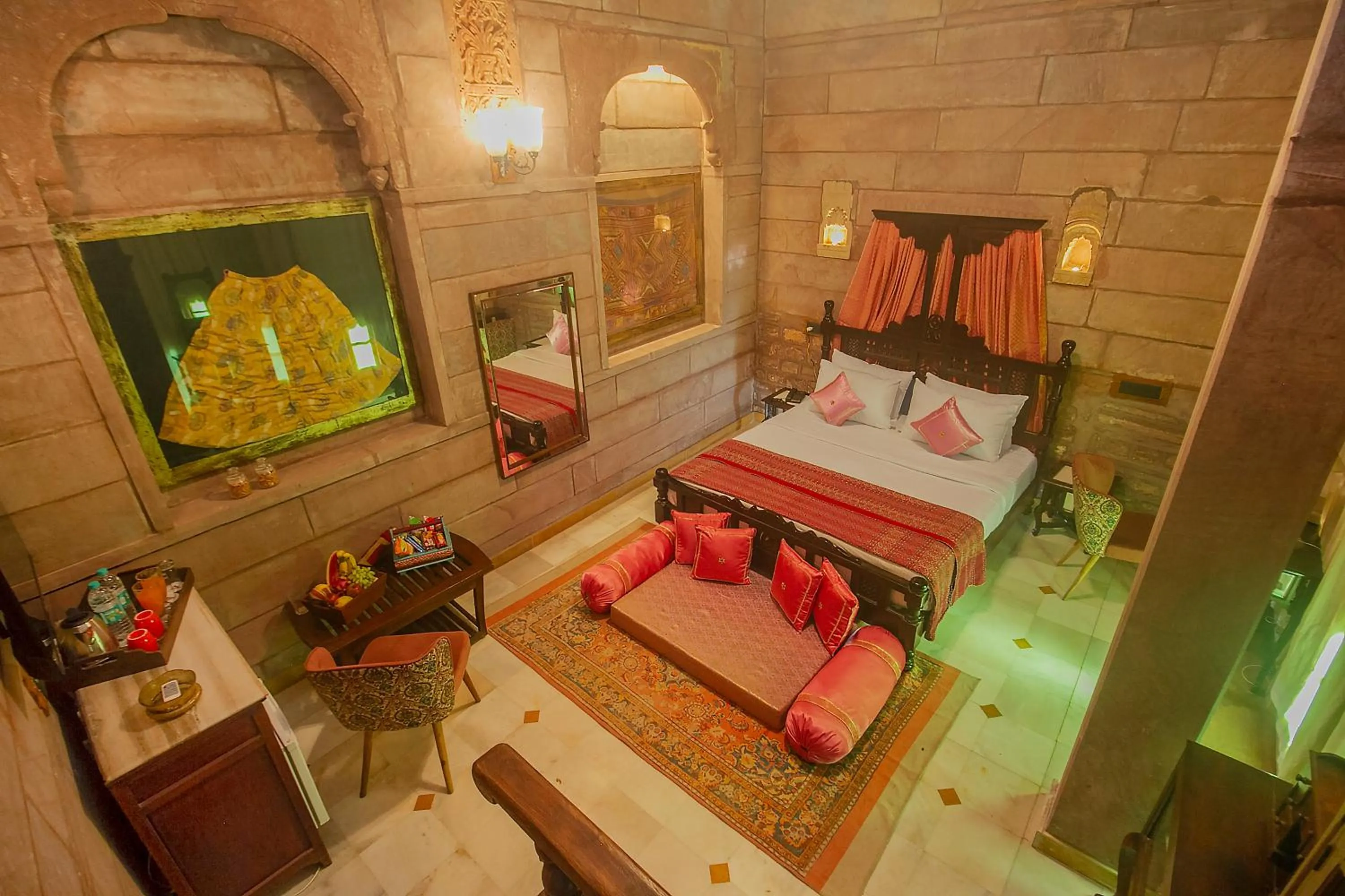 Patio, Bed in Amritara Manak Haveli, Jodhpur