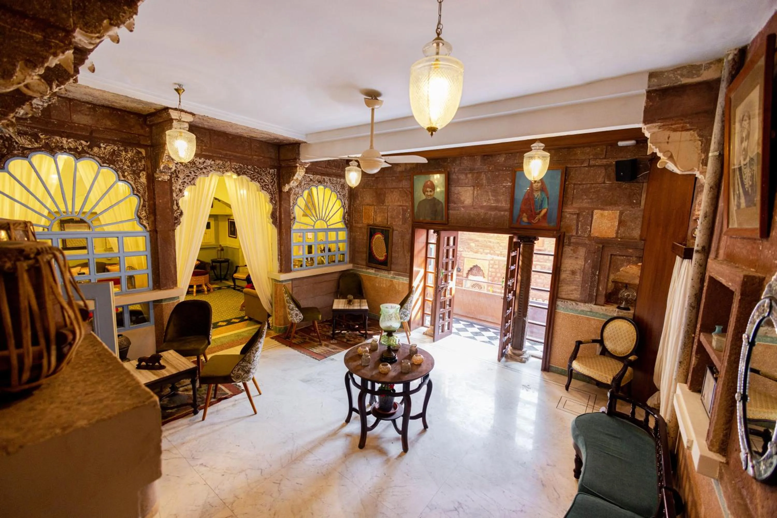 Seating area in Amritara Manak Haveli, Jodhpur