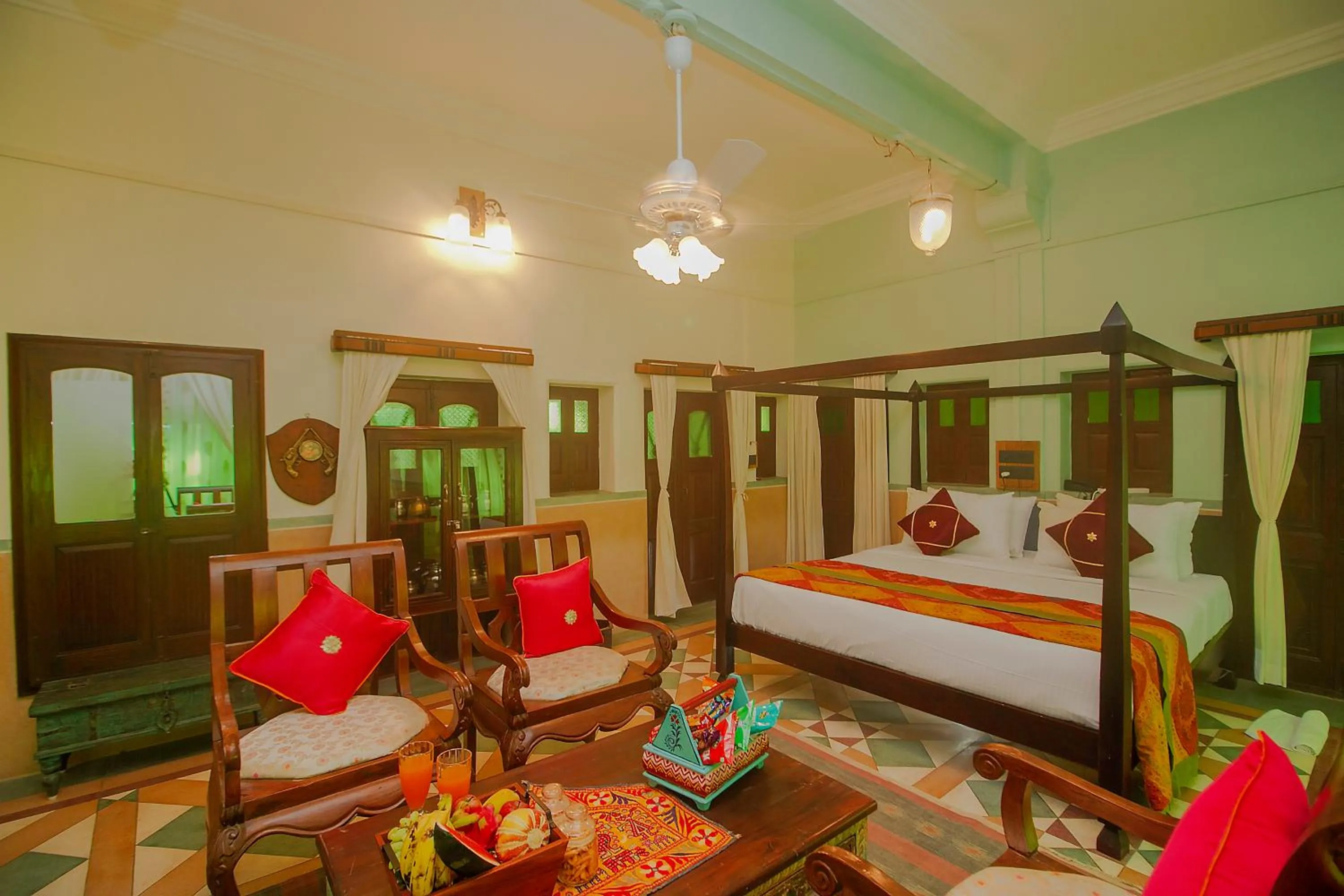 Bedroom, Bed in Amritara Manak Haveli, Jodhpur