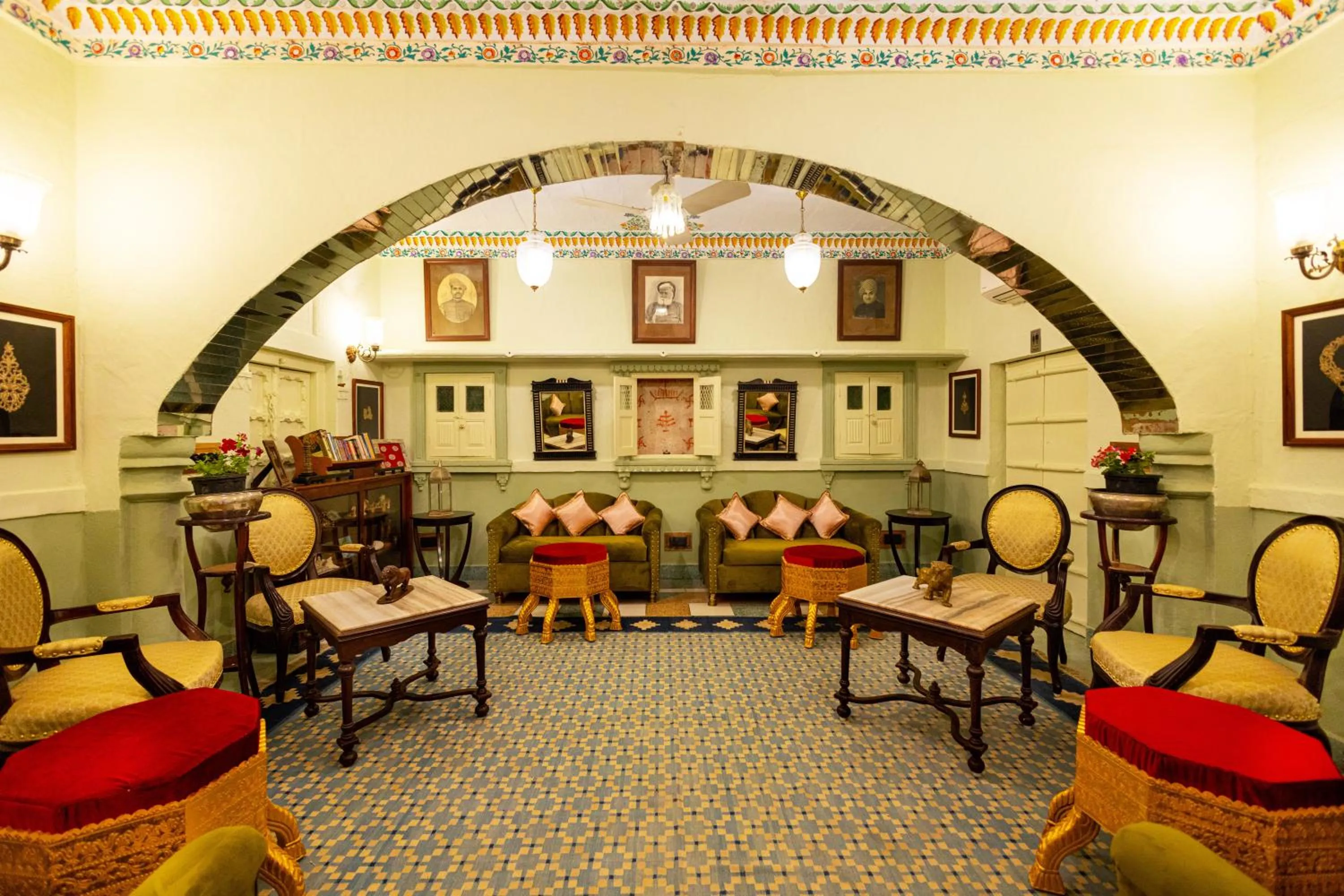 Seating area in Amritara Manak Haveli, Jodhpur
