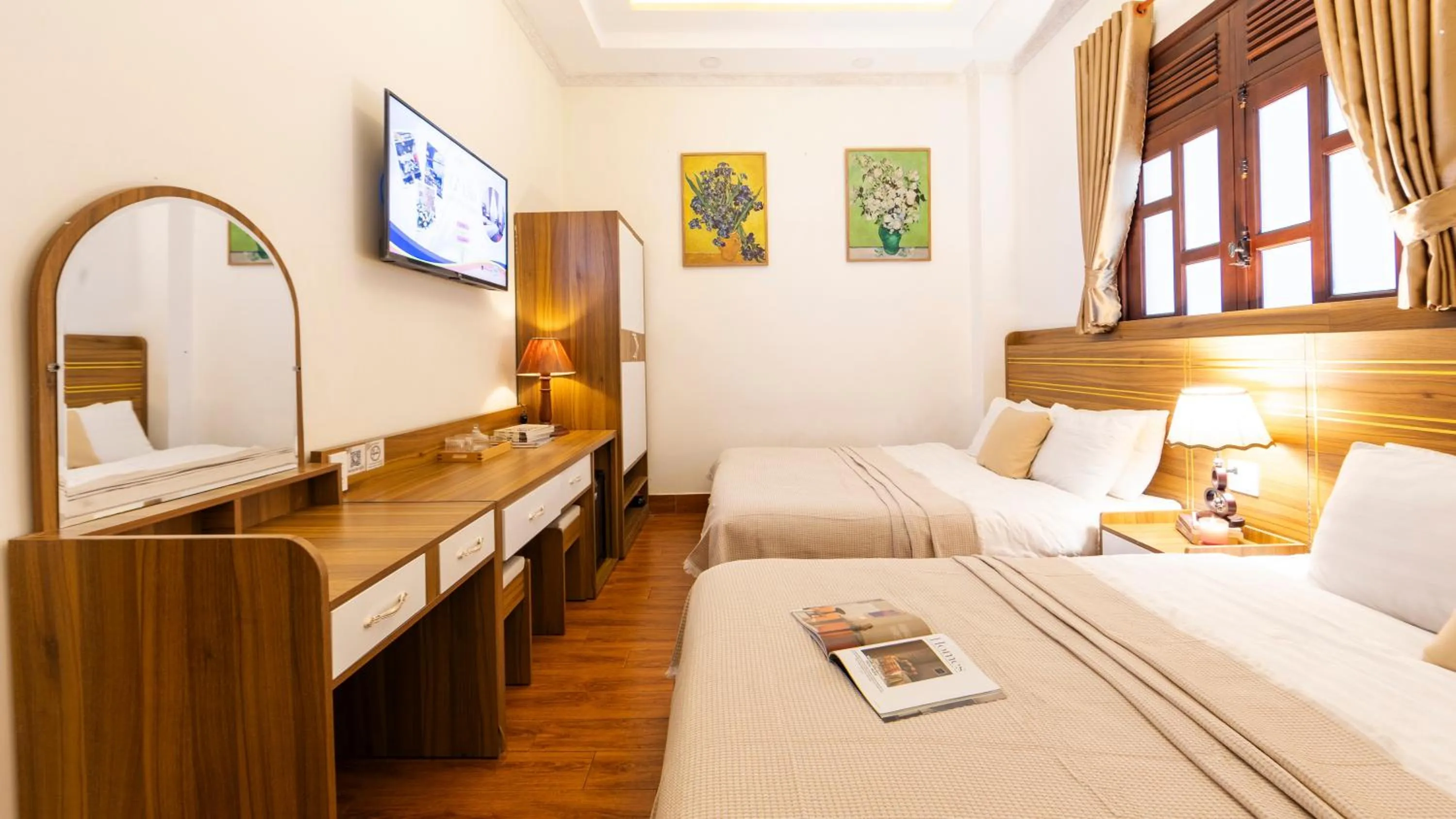 Living room, Bed in Le Gia Hotel