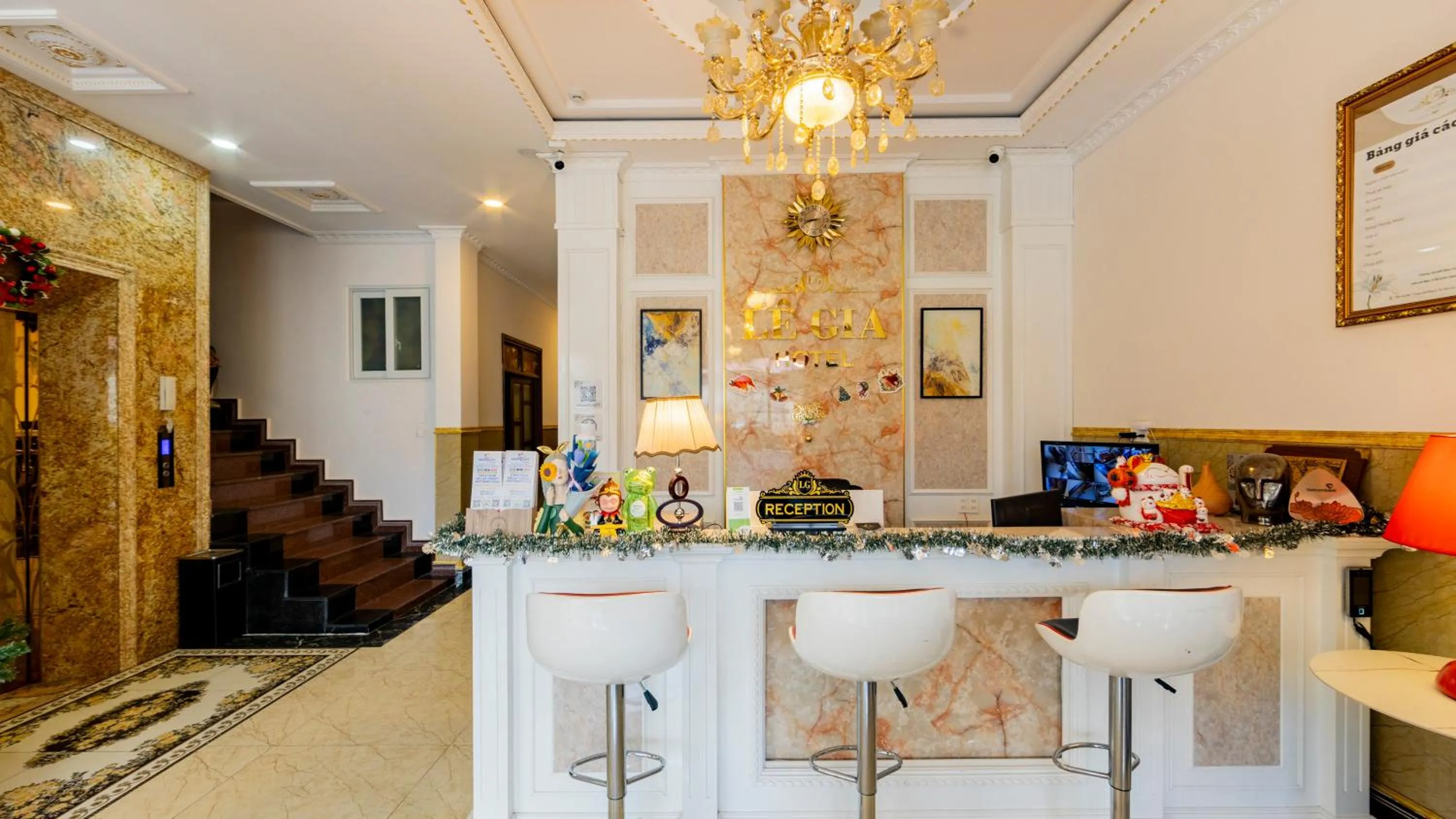 concierge in Le Gia Hotel