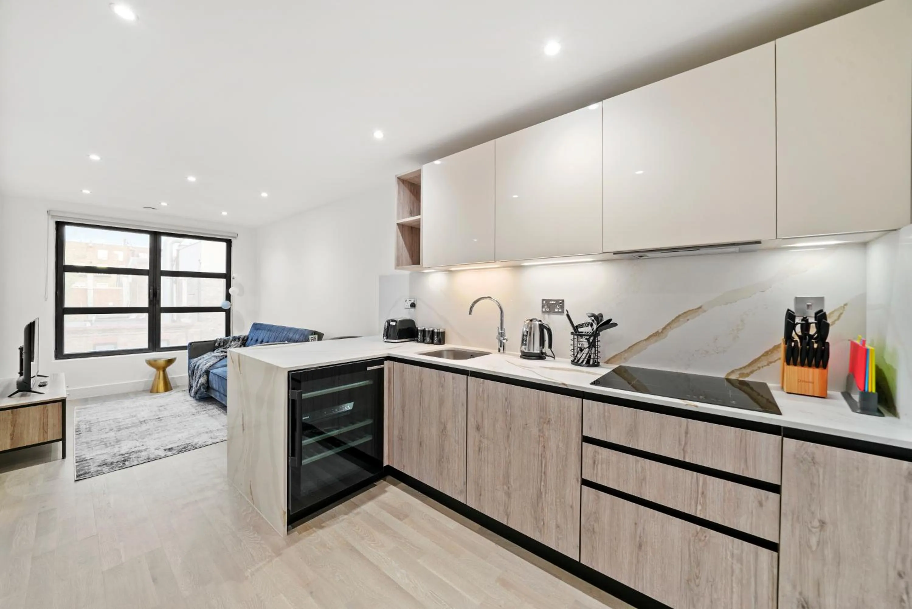 kitchen in Executive 1 & 2 Bed Apartments in heart of London FREE WIFI by City Stay Aparts London