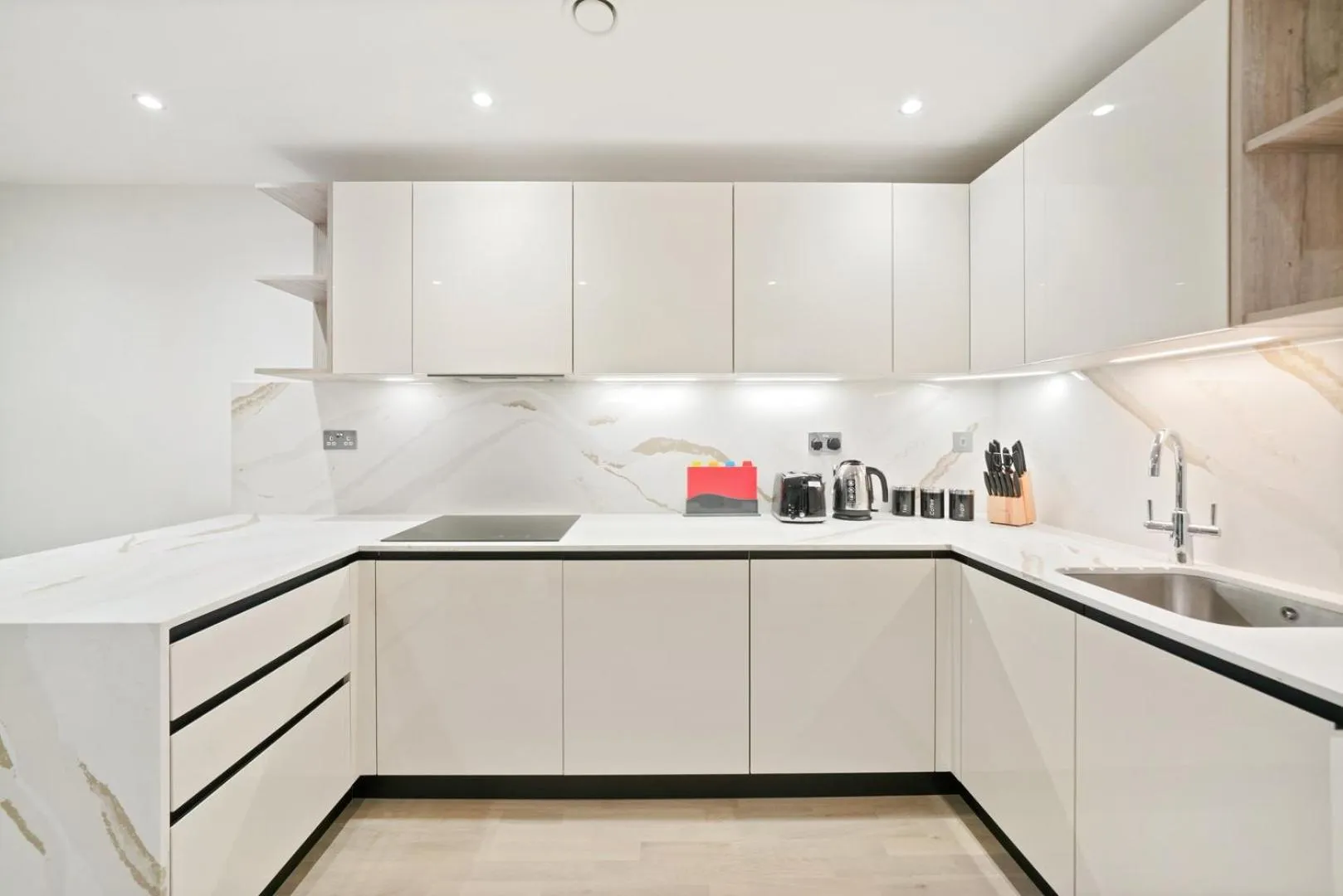 Executive 1 & 2 Bed Apartments in heart of London FREE WIFI by City Stay Aparts London