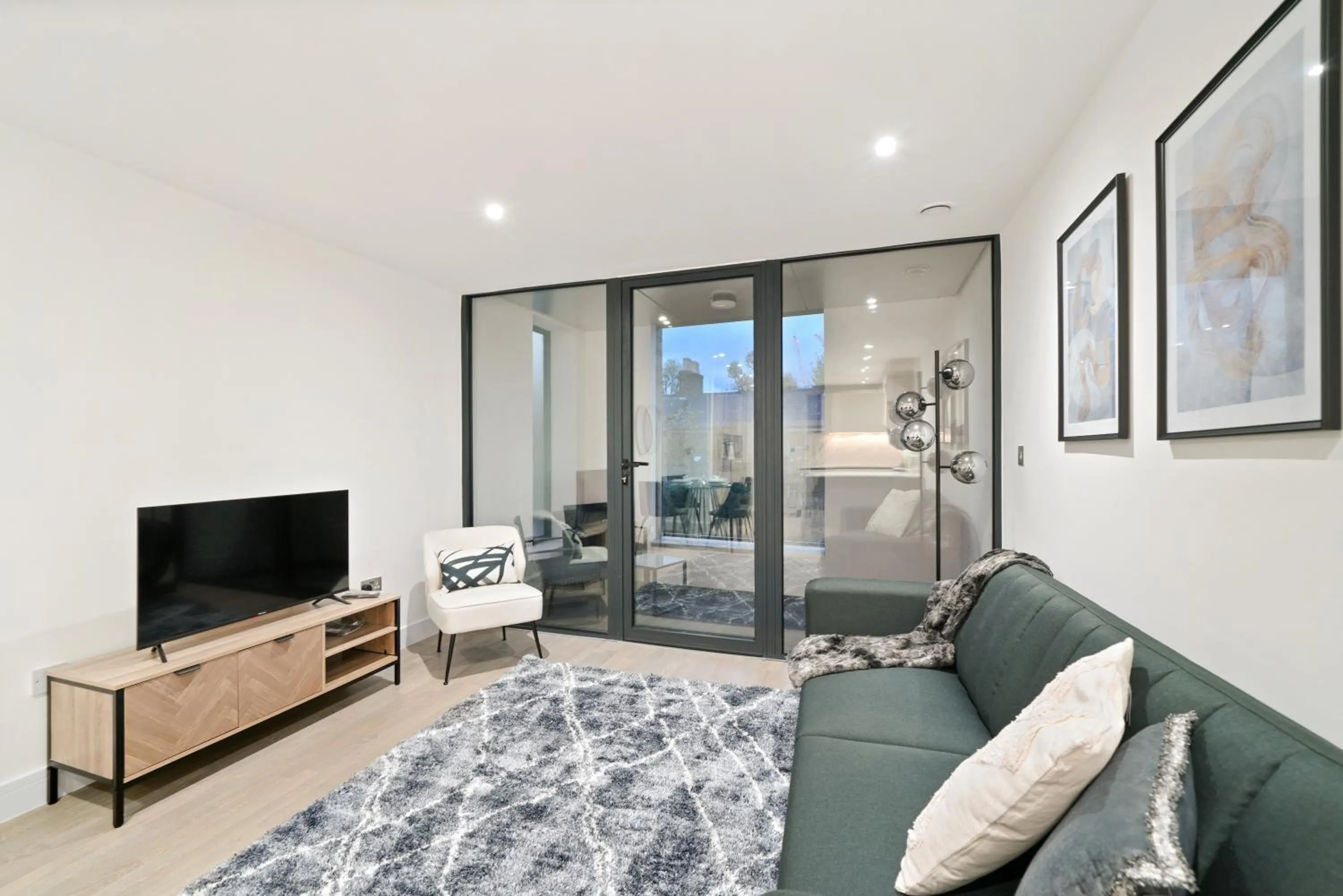 Balcony/Terrace in Executive 1 & 2 Bed Apartments in heart of London FREE WIFI by City Stay Aparts London