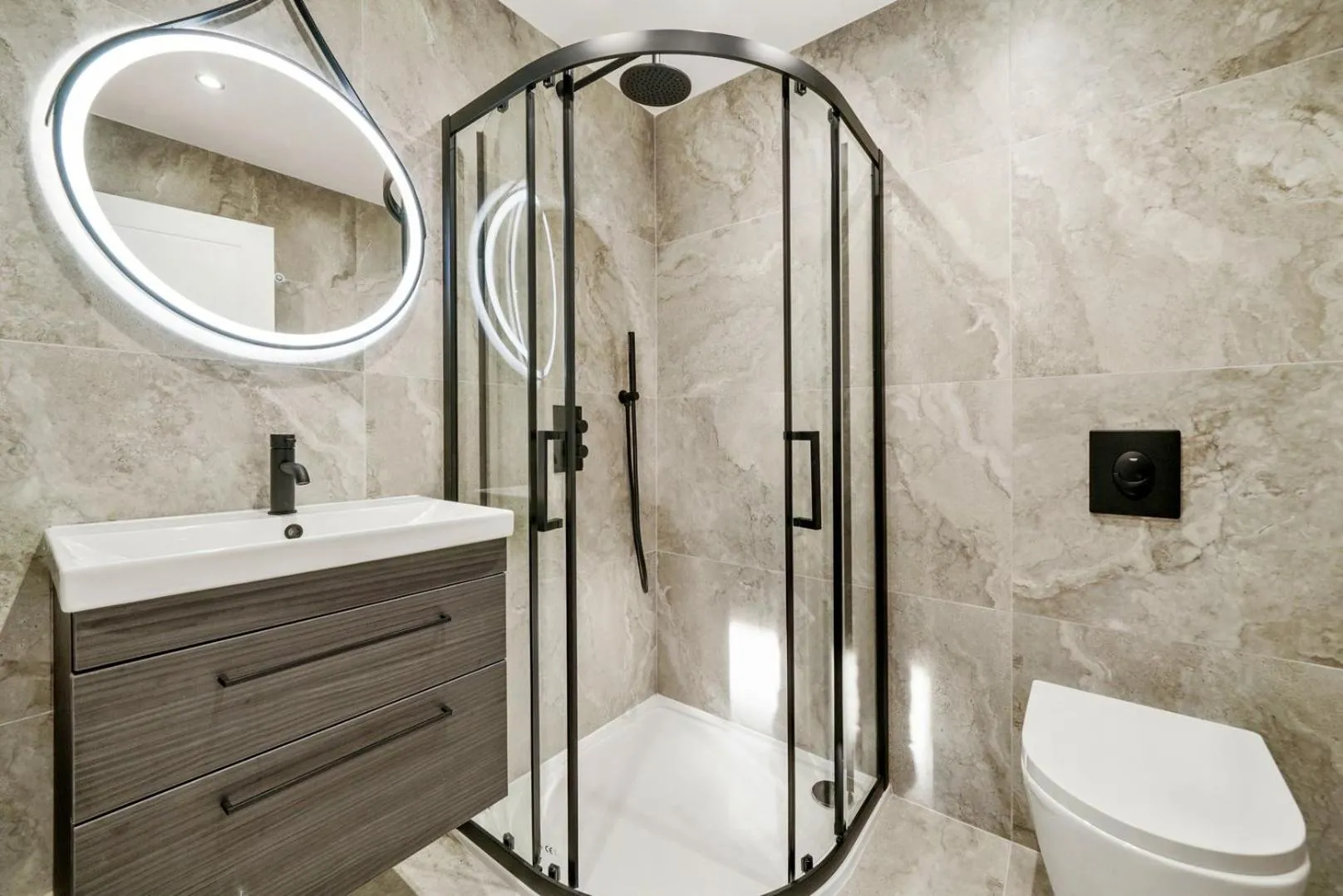 Executive 1 & 2 Bed Apartments in heart of London FREE WIFI by City Stay Aparts London