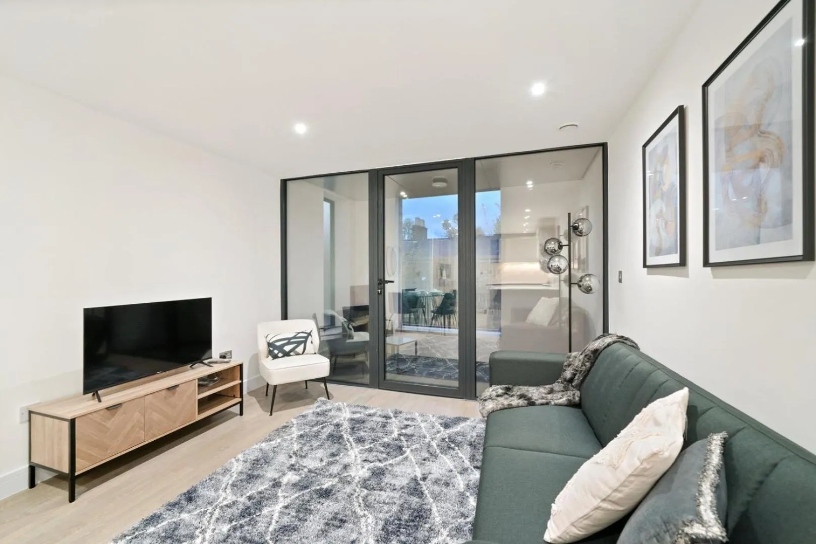 Executive 1 & 2 Bed Apartments in heart of London FREE WIFI by City Stay Aparts London