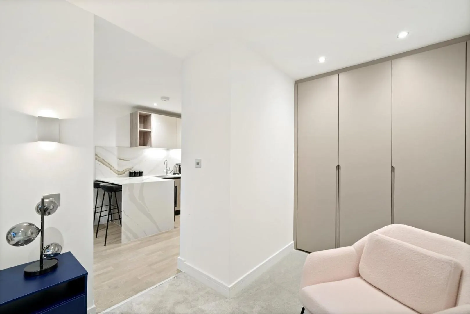 Executive 1 & 2 Bed Apartments in heart of London FREE WIFI by City Stay Aparts London