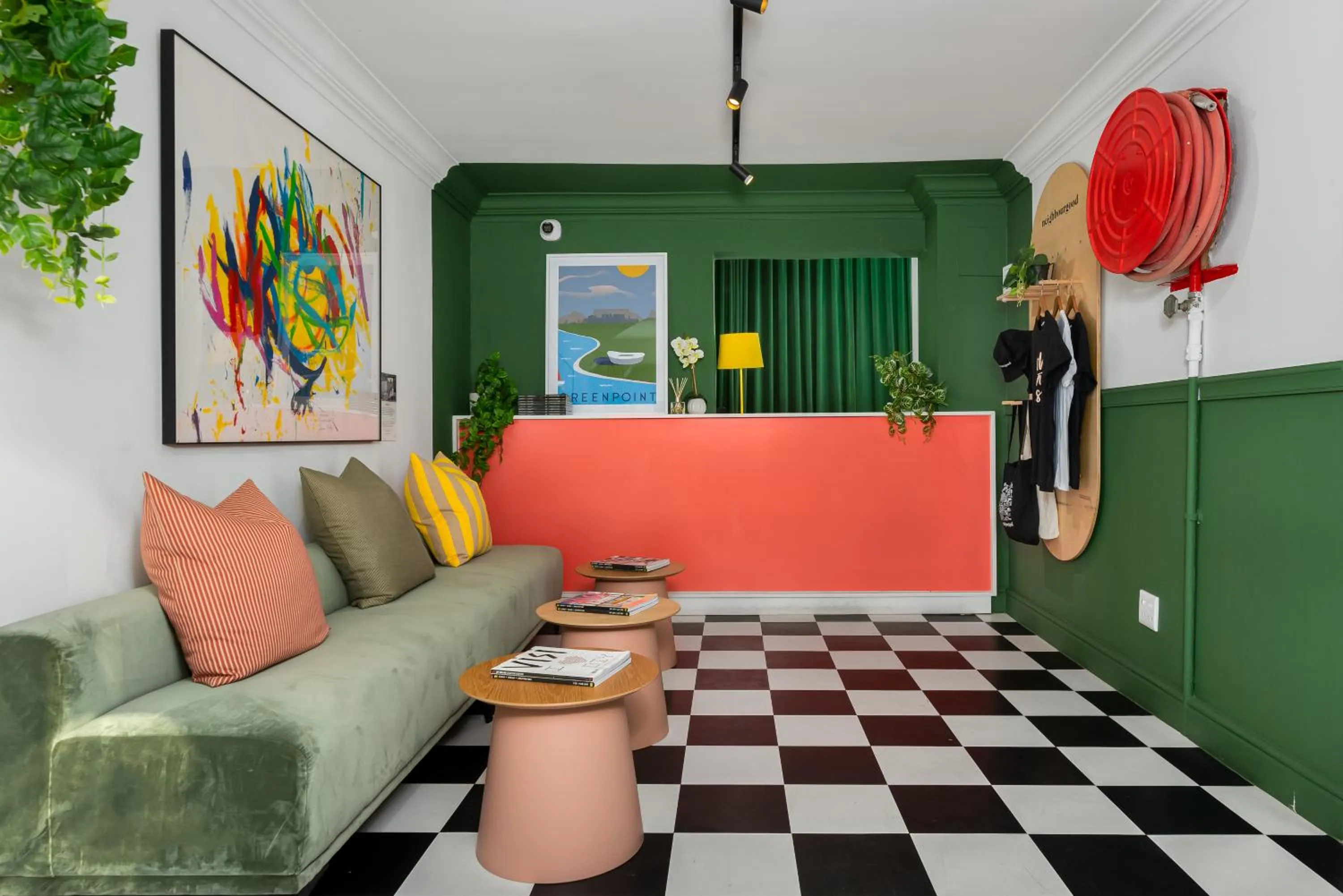 Facade/entrance in Neighbourgood Hill