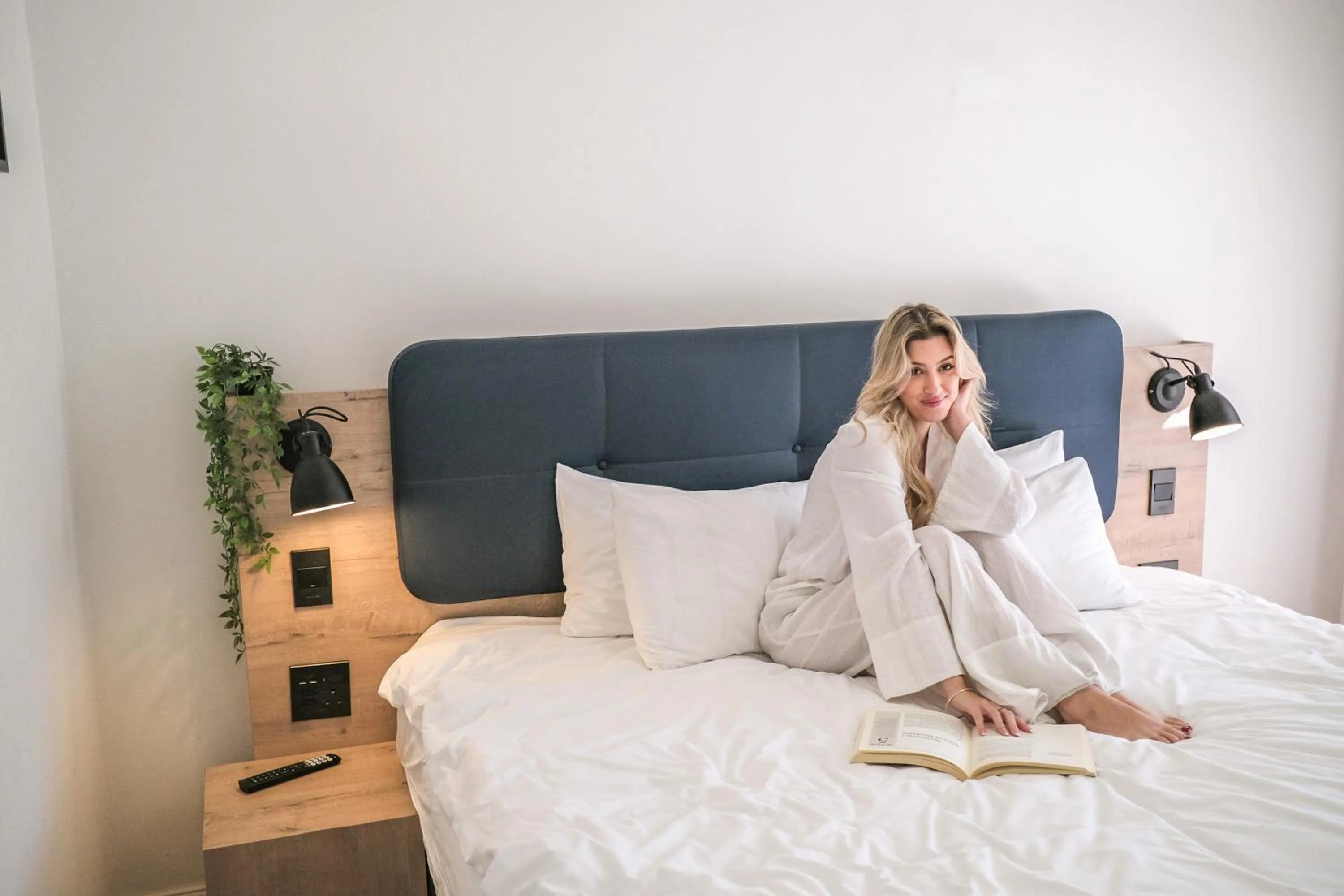 Guests in Neighbourgood Hill