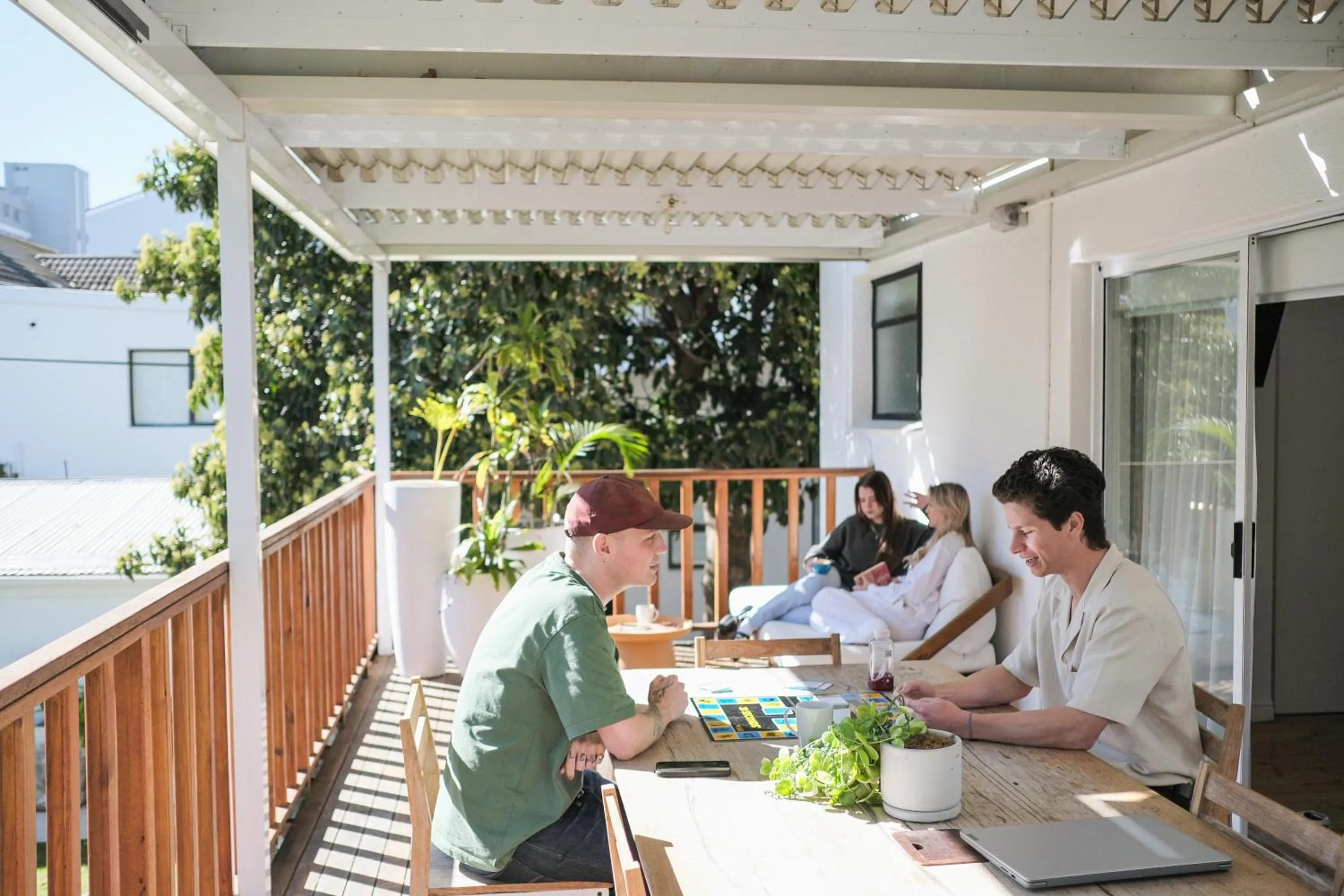 People in Neighbourgood Hill