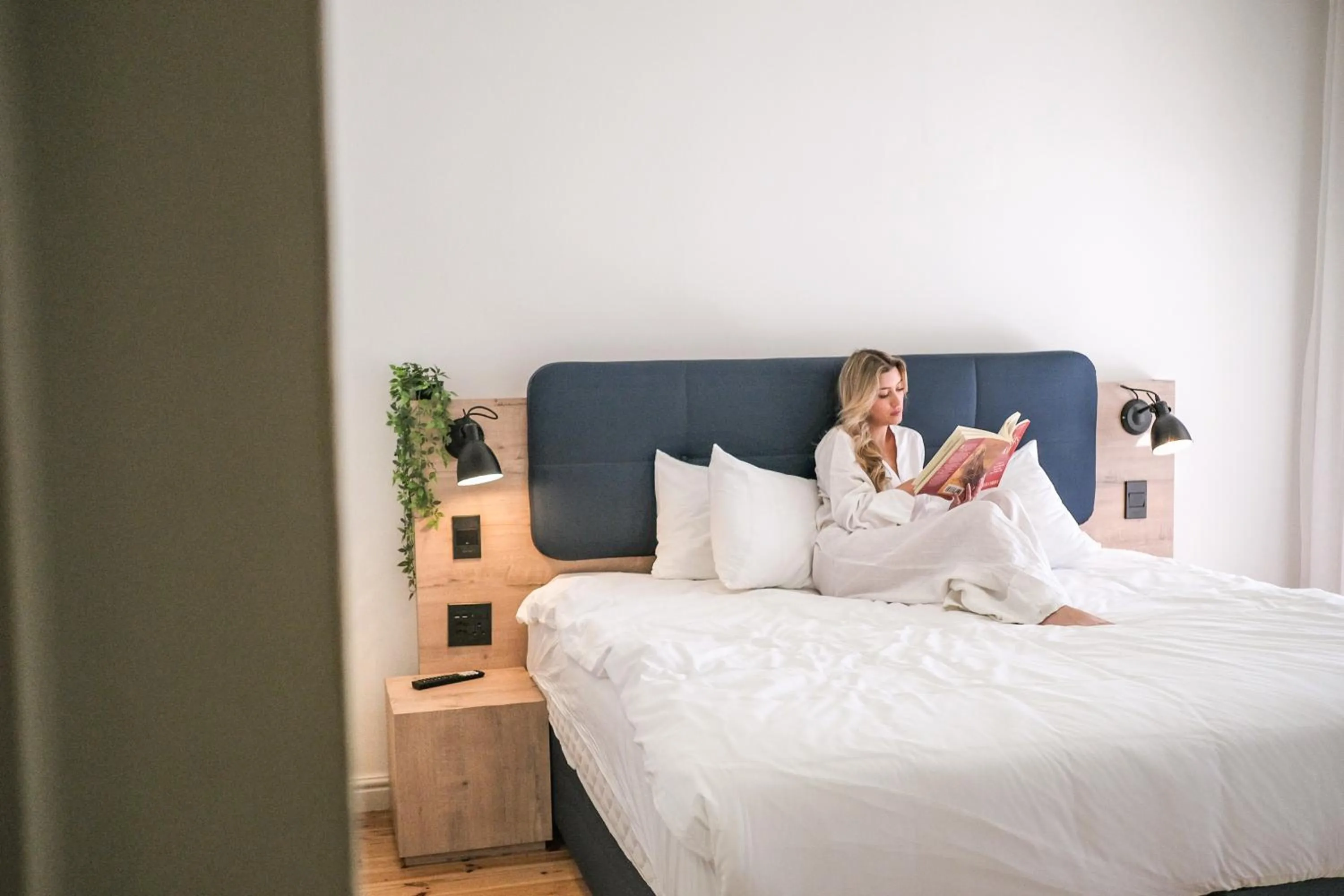 People in Neighbourgood Hill