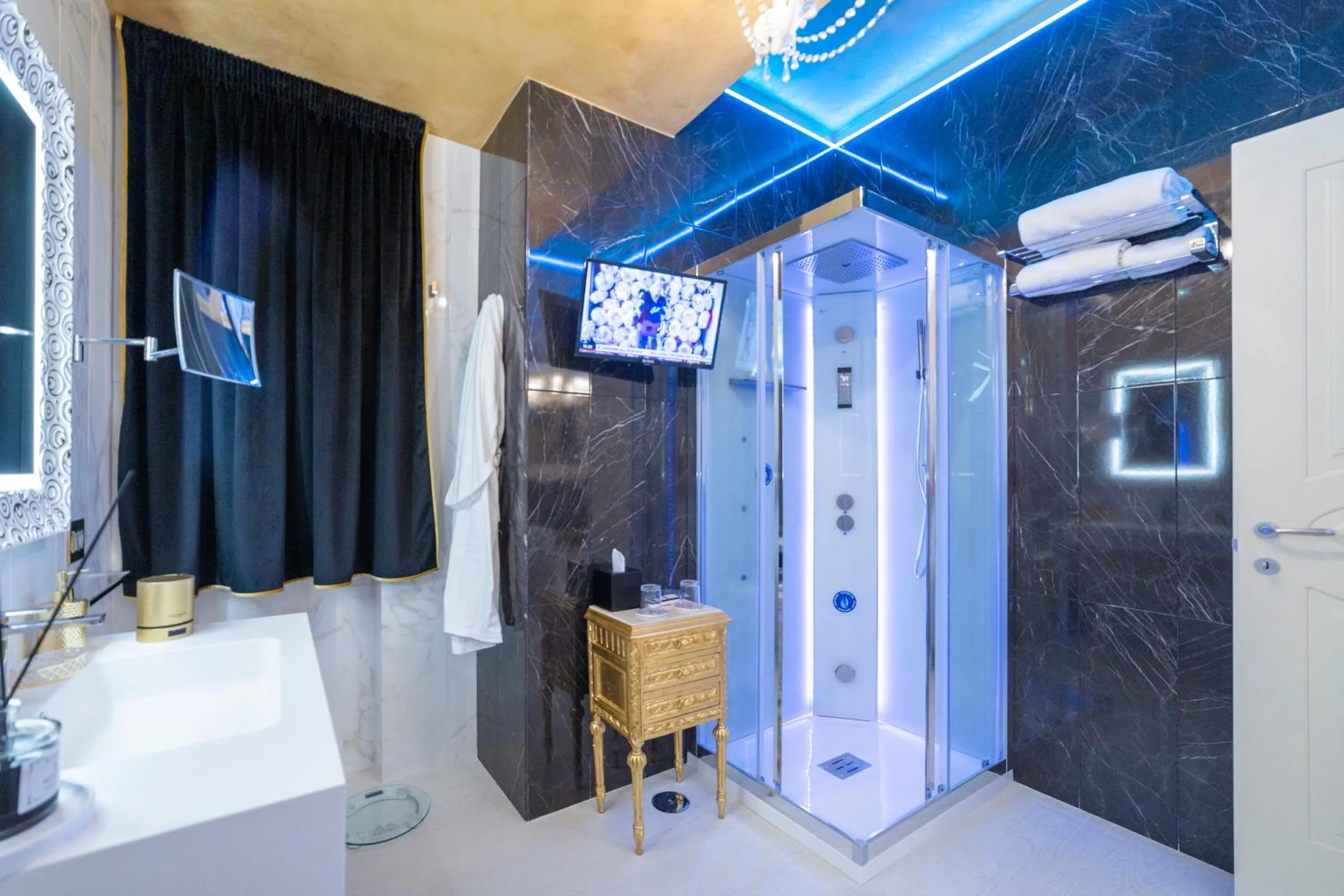 Shower, Bed in Leucosya Luxury Rooms