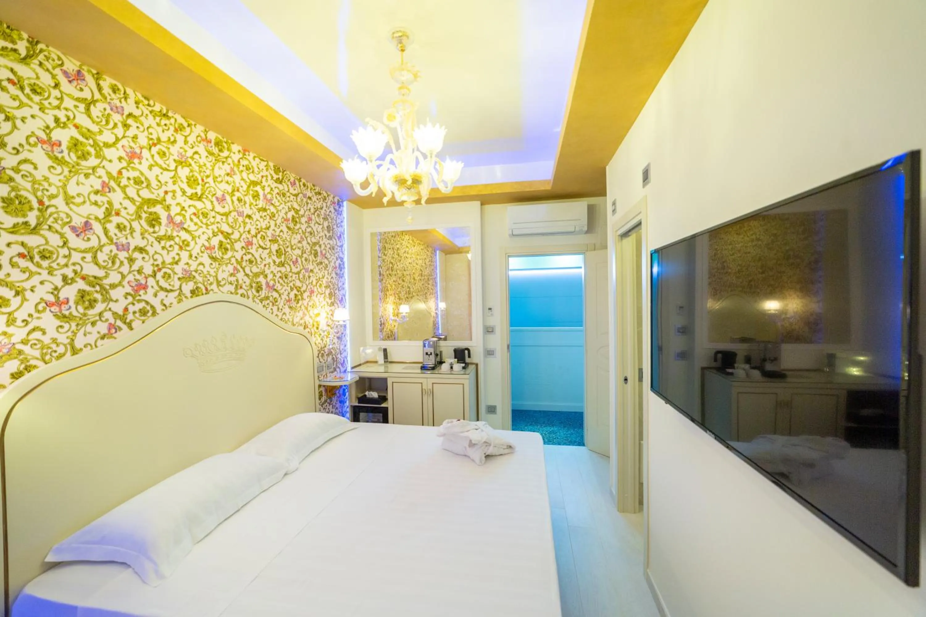 Bedroom, Bed in Leucosya Luxury Rooms
