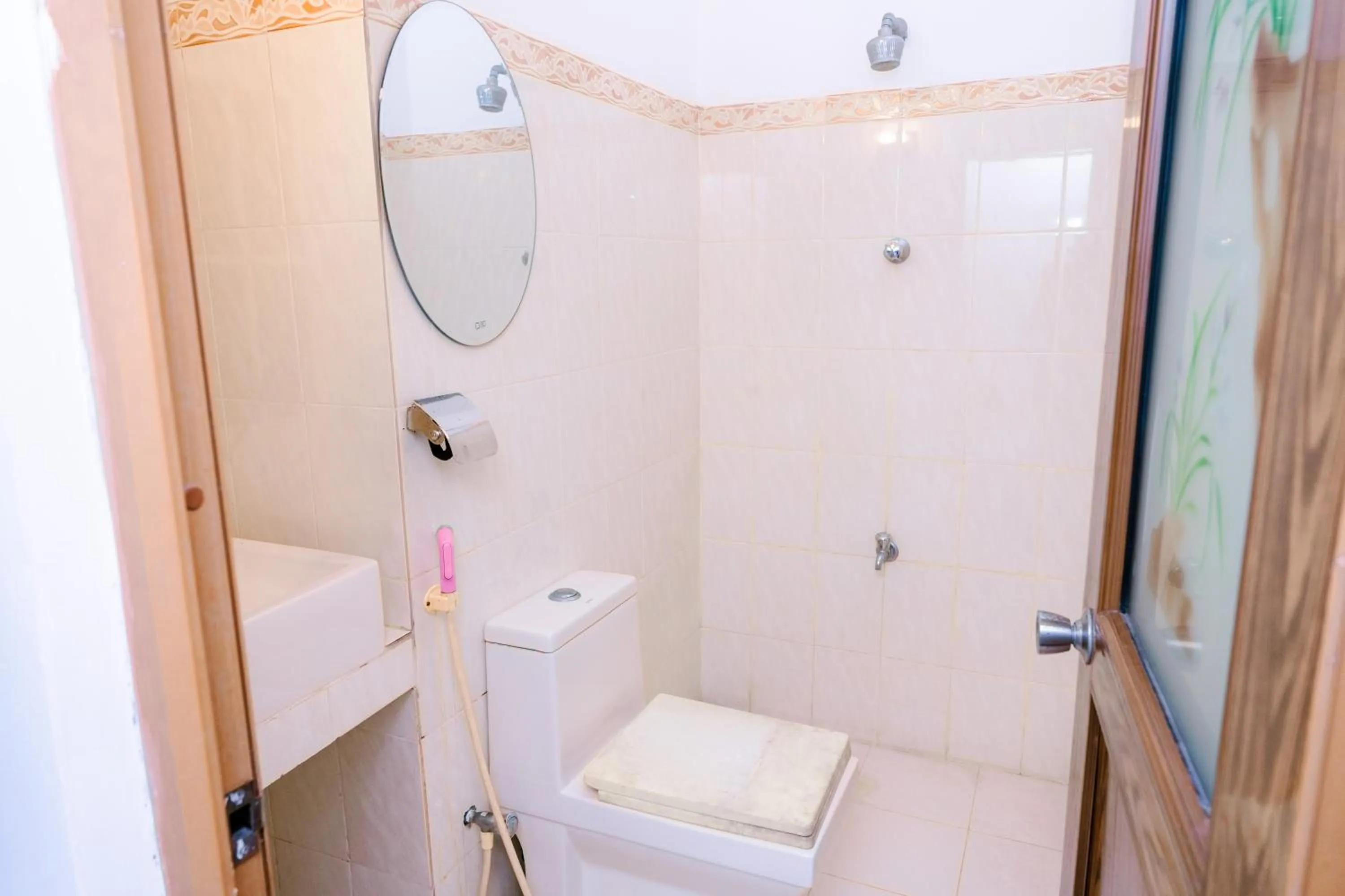 Toilet in Savenndra Resorts