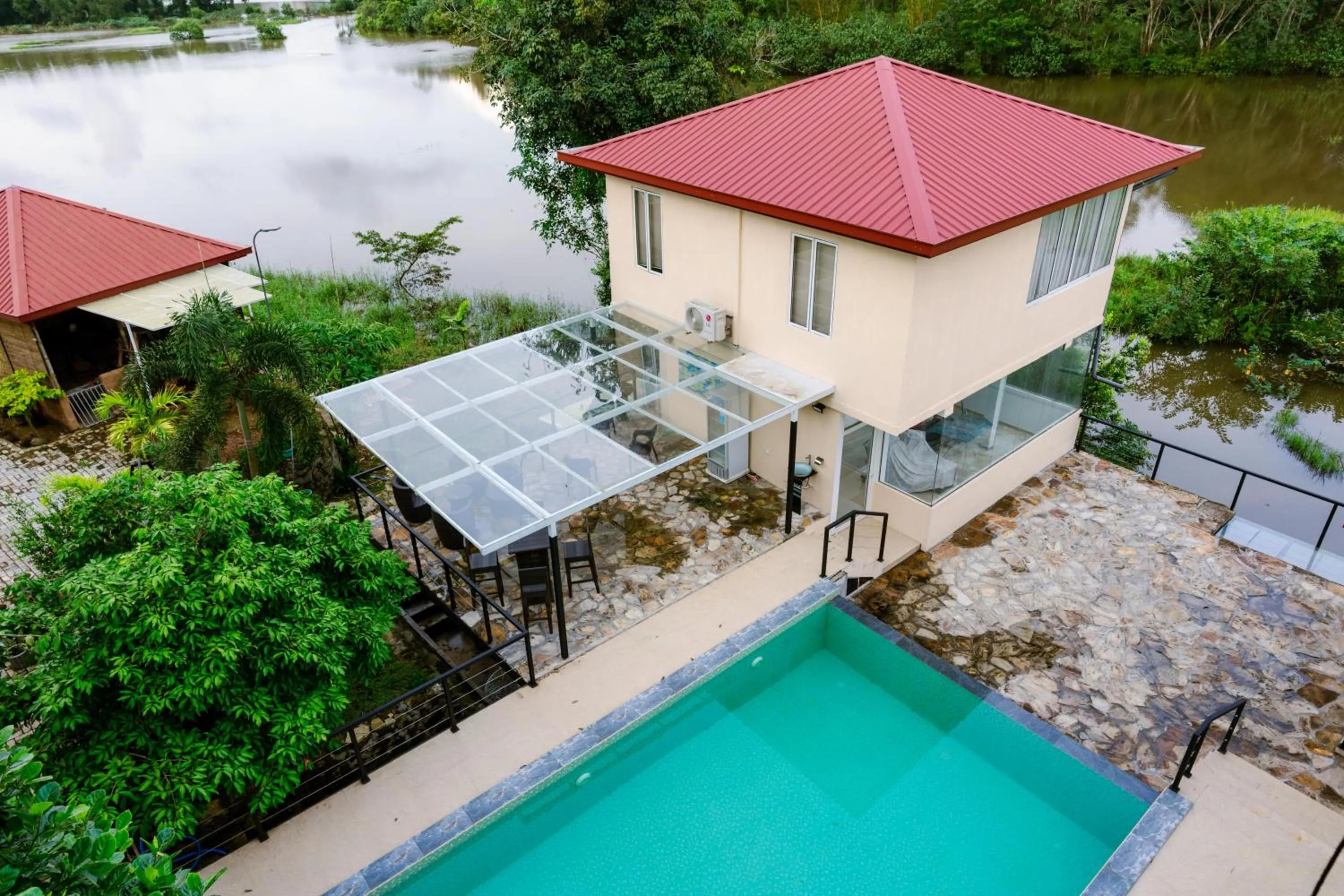 Property building in Savenndra Resorts