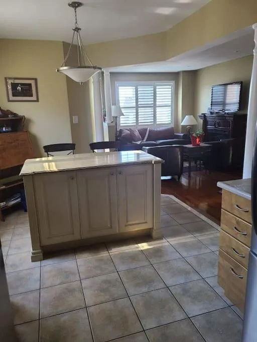 Top Floor of House in S Vaughan All to Yourself