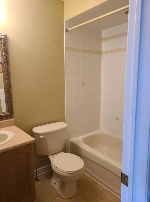 Top Floor of House in S Vaughan All to Yourself