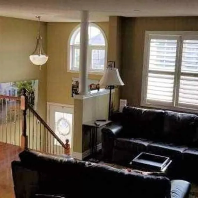 Top Floor of House in S Vaughan All to Yourself