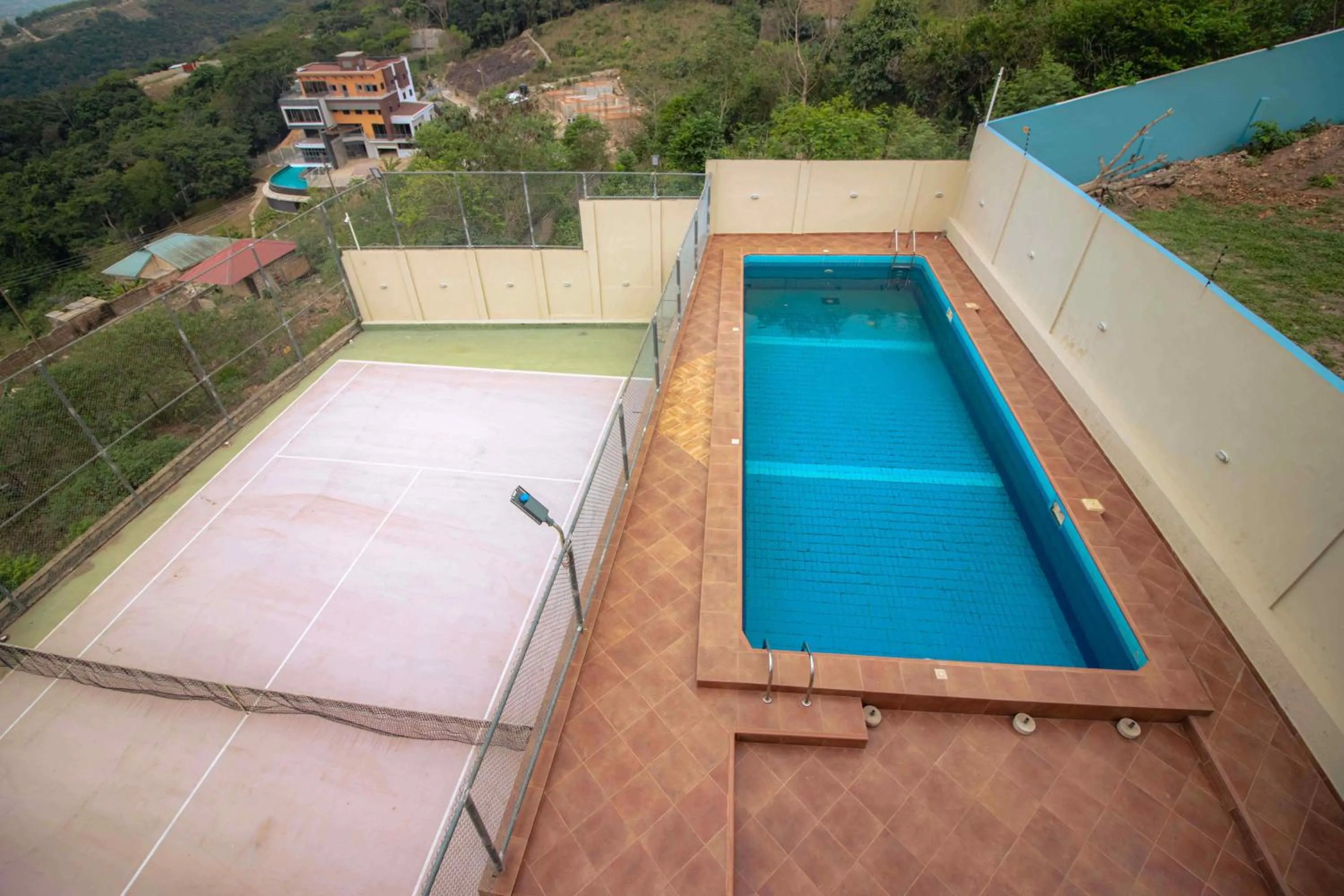 Tennis court in Brown Hills Residences