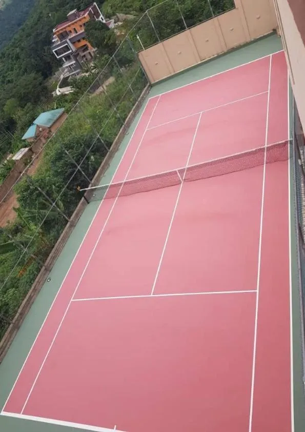 Tennis court in Brown Hills Residences