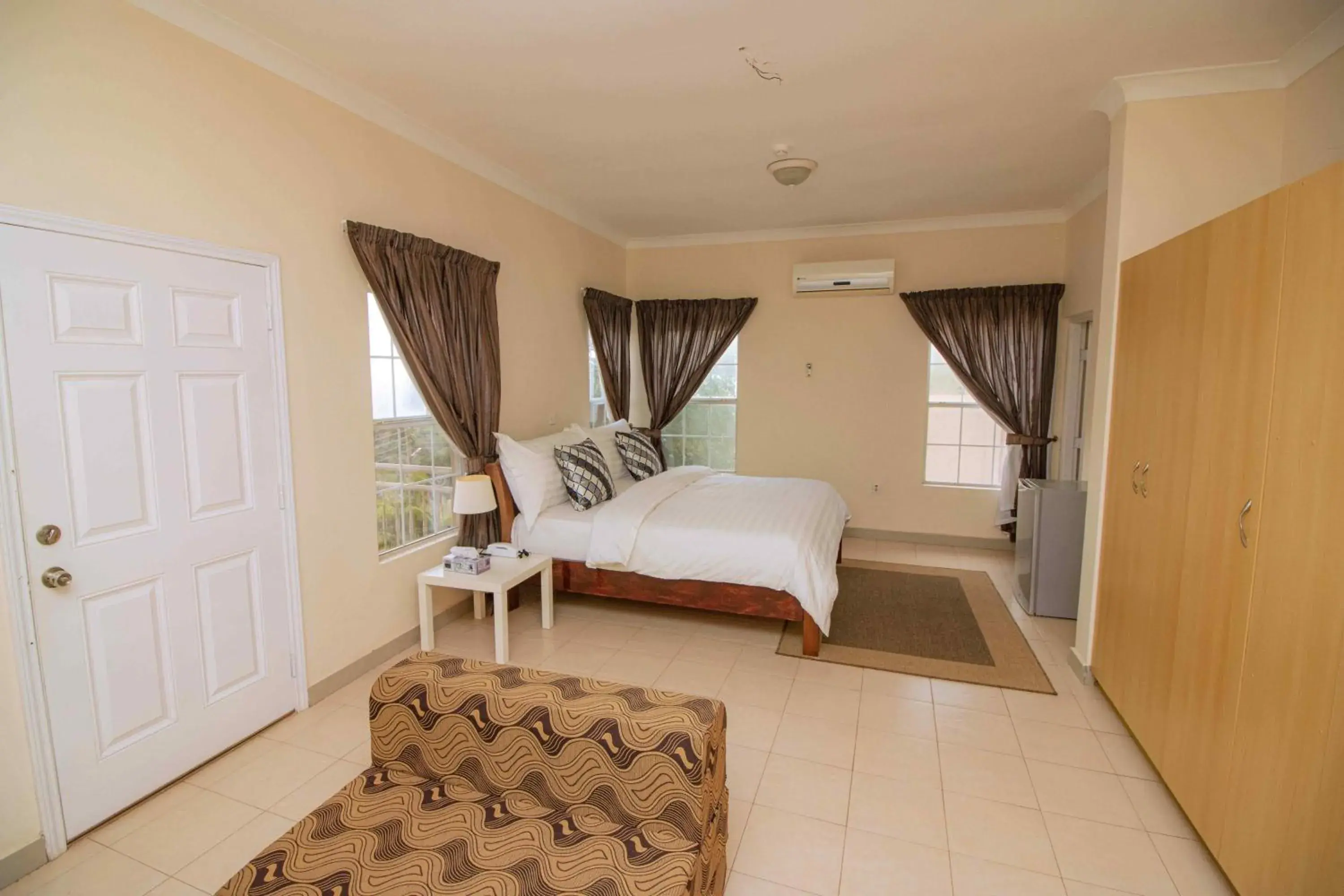 Deluxe Family Suite - single occupancy in Brown Hills Residences Deluxe Family Suite - single occupancy in Brown Hills Residences