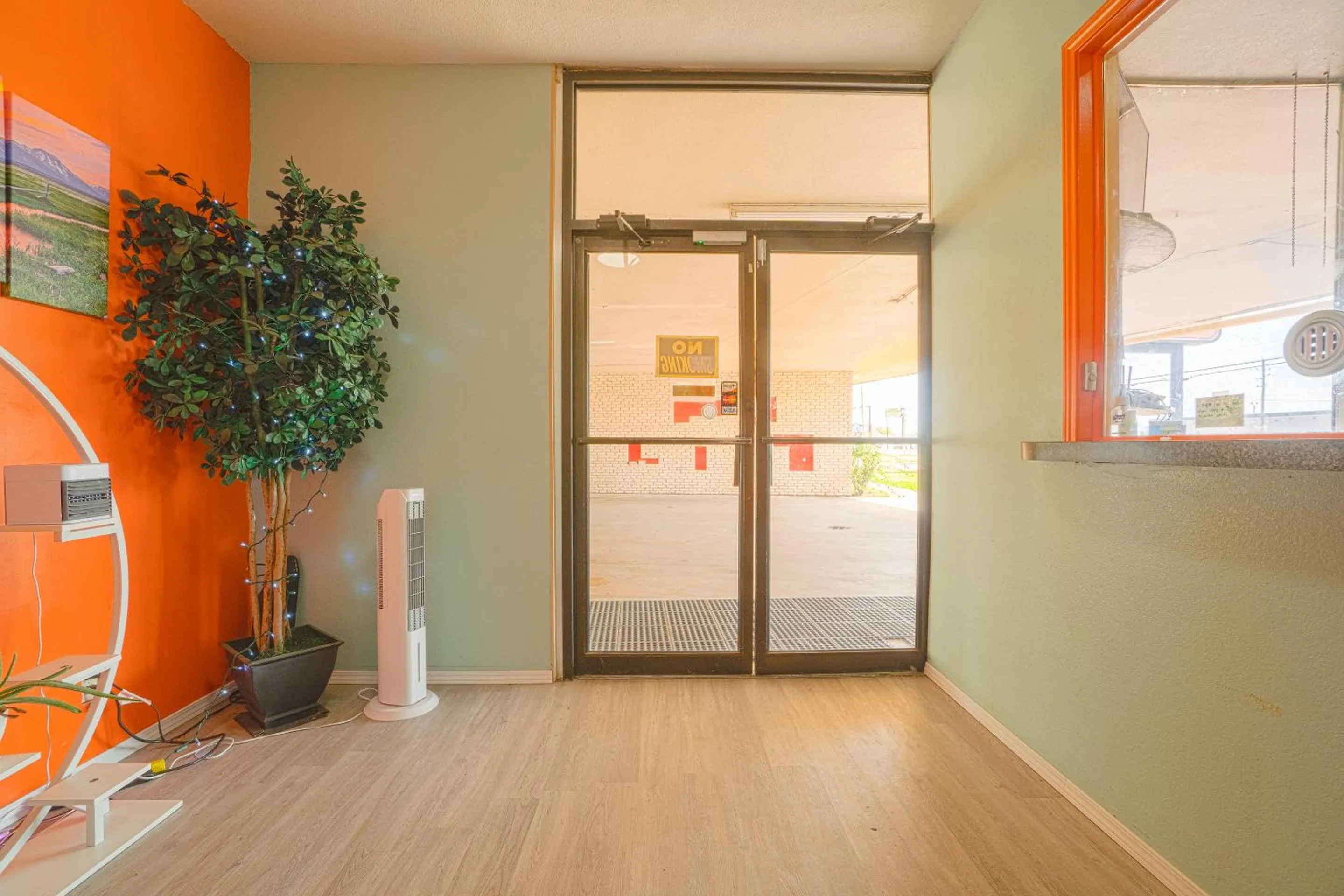 Lobby or reception in Town & Country Motel Bossier City by OYO