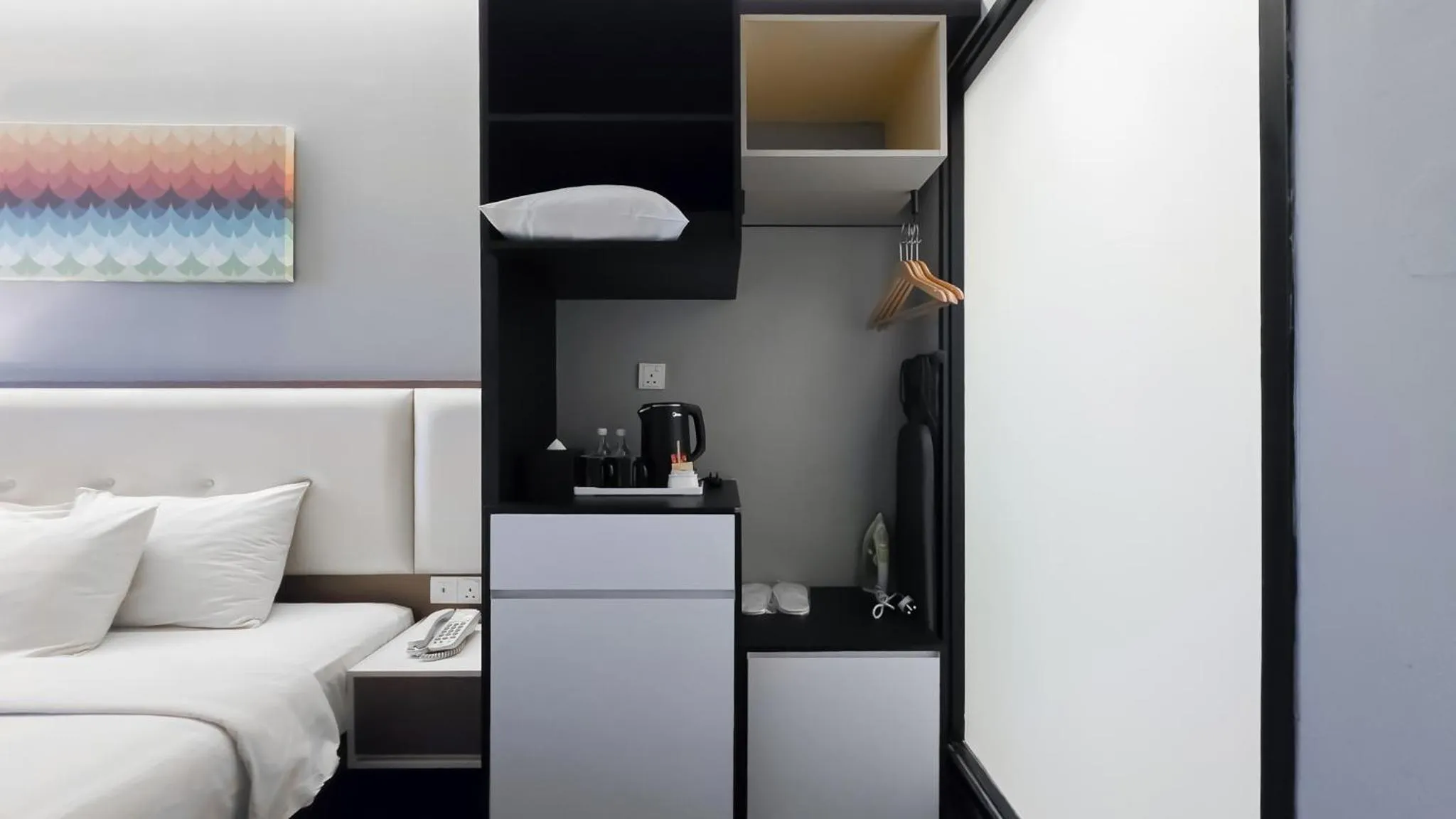 Coffee/tea facilities in Fives Hotel DNP