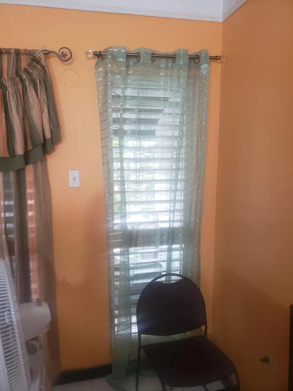 Living room in Finest Accommodation Renfrew Place 1 Bedroom Apt # 42 New Kgn 4--12 Renfrew Rd