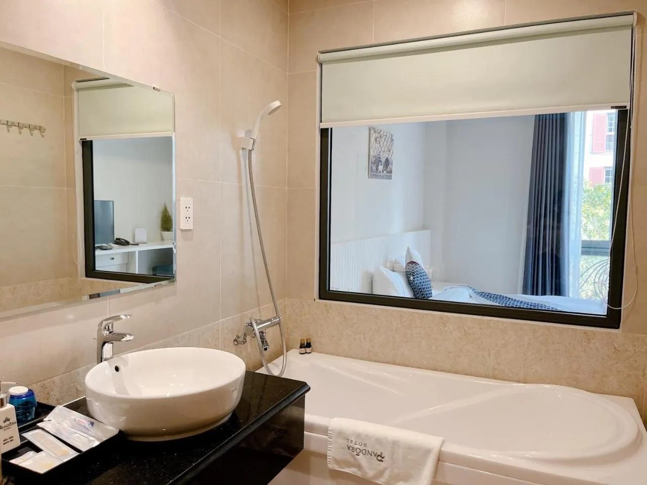 Toilet in BALLANTINE HOTEL Phu My Hung- SECC