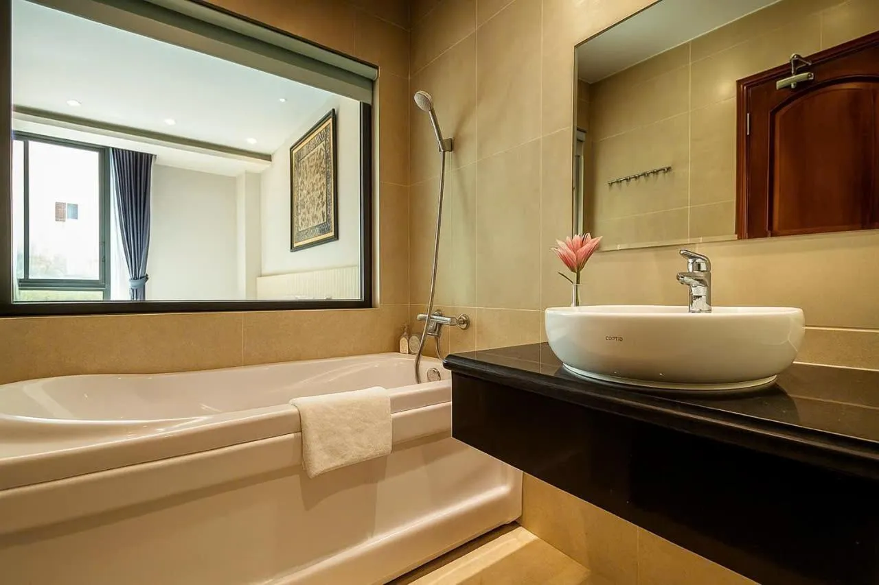 BALLANTINE HOTEL Phu My Hung- SECC