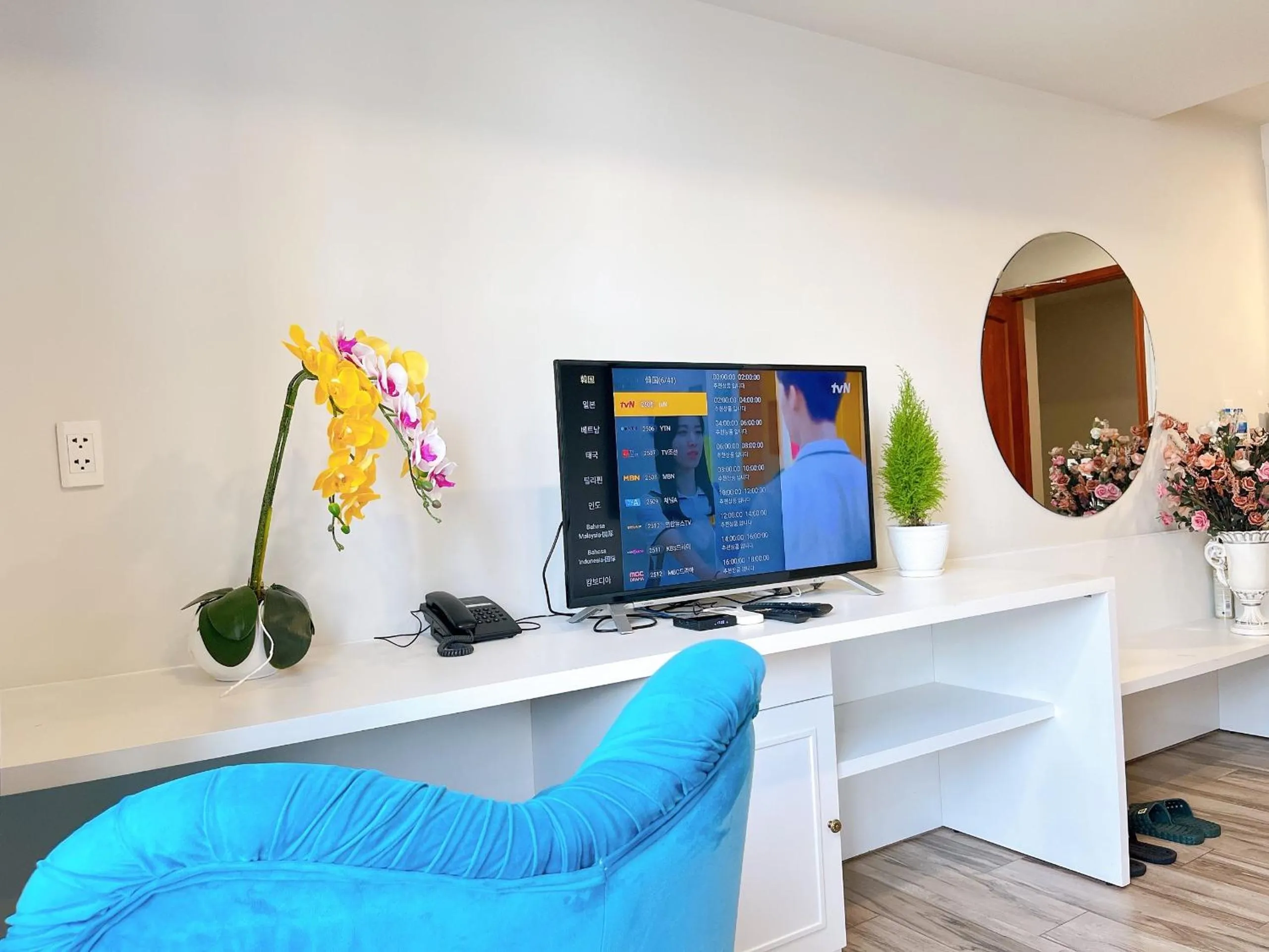 TV and multimedia in BALLANTINE HOTEL Phu My Hung- SECC