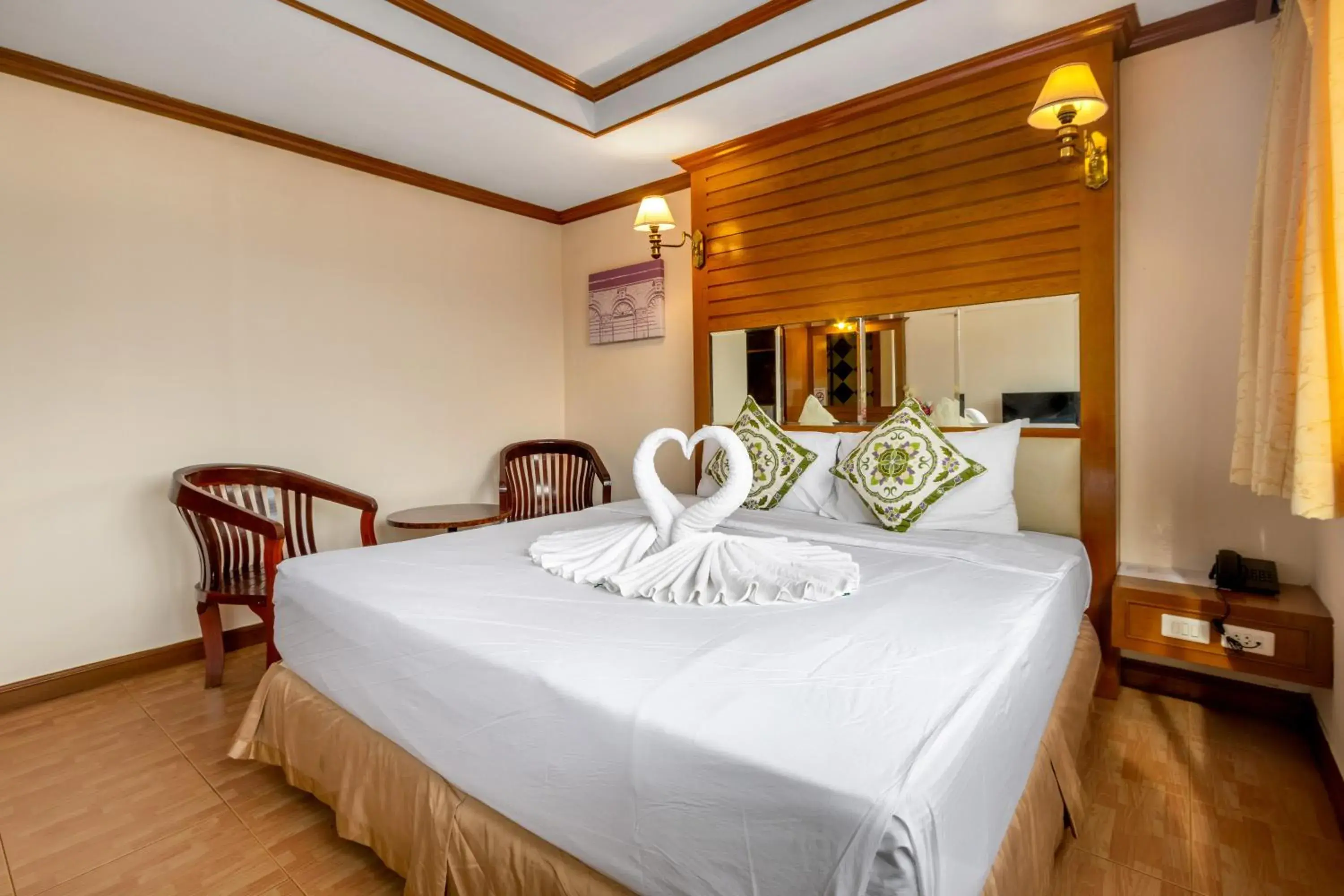 Standard Queen Room in JB Green Hotel Patong Standard Queen Room in JB Green Hotel Patong