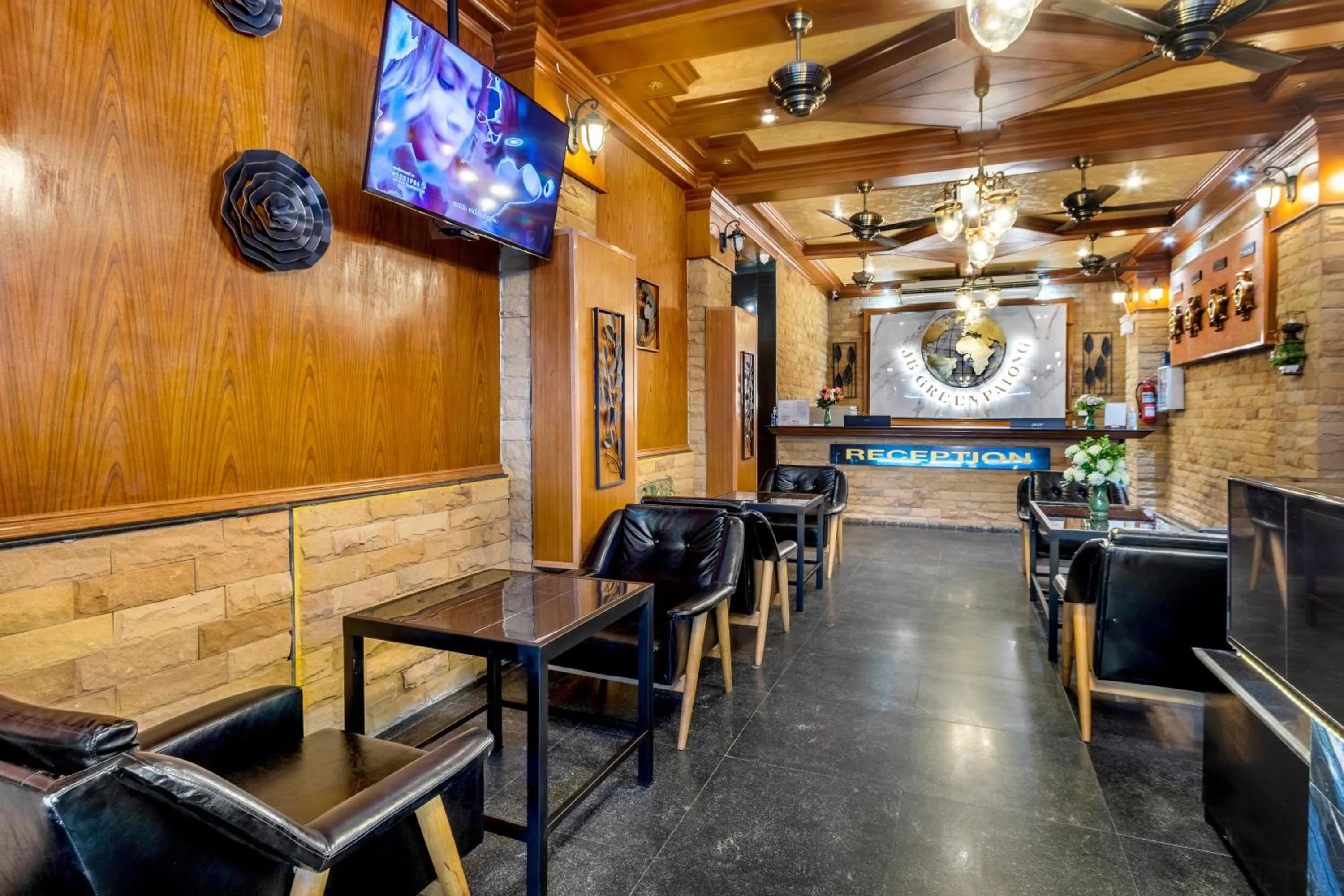 Lobby or reception in JB Green Hotel Patong